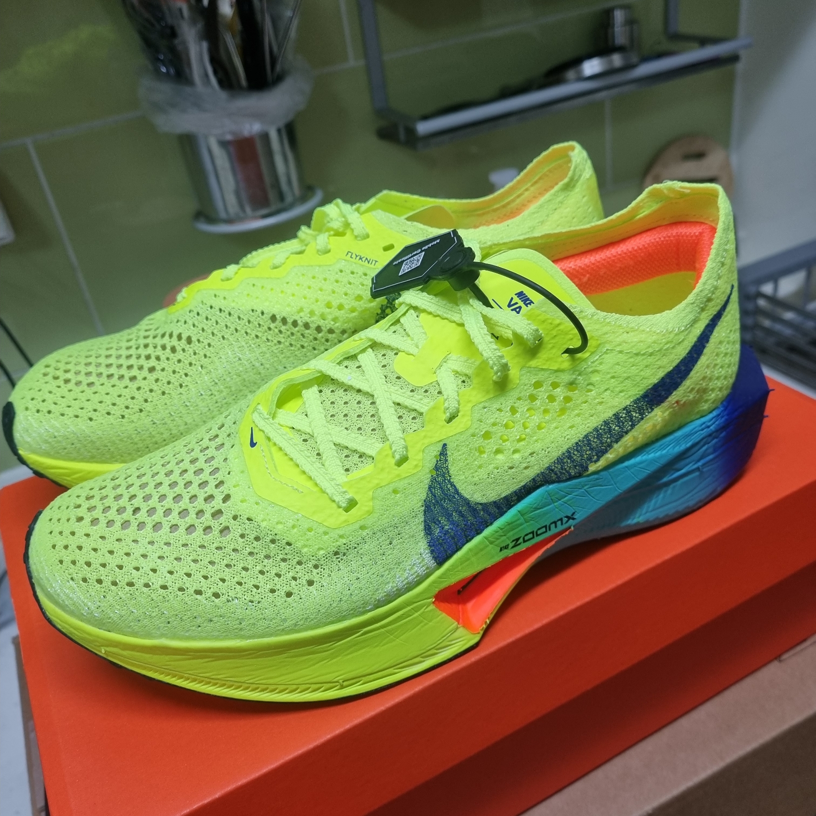 Nike ZoomX Vaporfly Next% 3 Volt Scream Green 착용 스타일