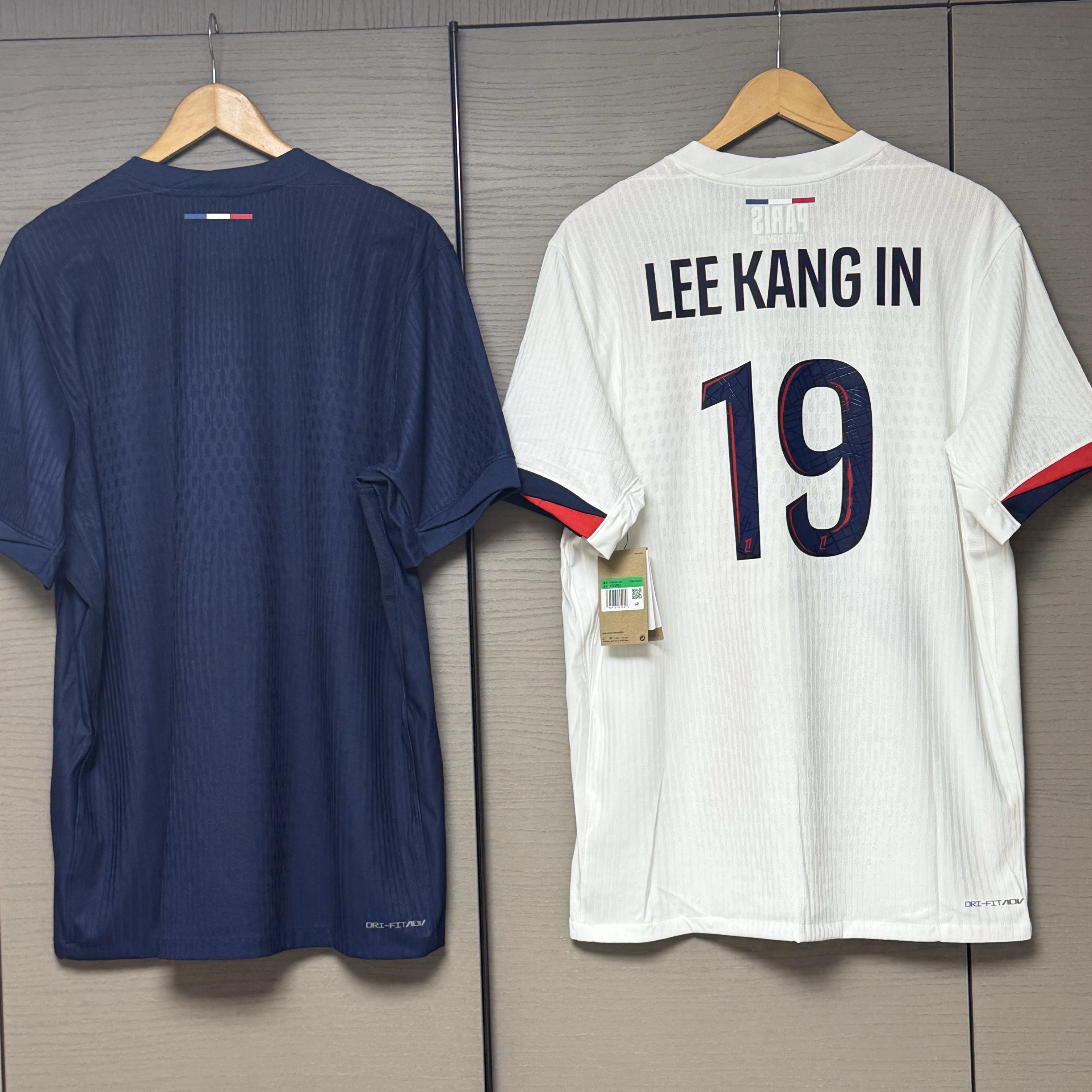 Nike Paris Saint-Germain 2024/25 Dri-Fit ADV Match Away Authentic Jersey White Midnight Navy (Non Marking Ver.) 착용 스타일 - 2