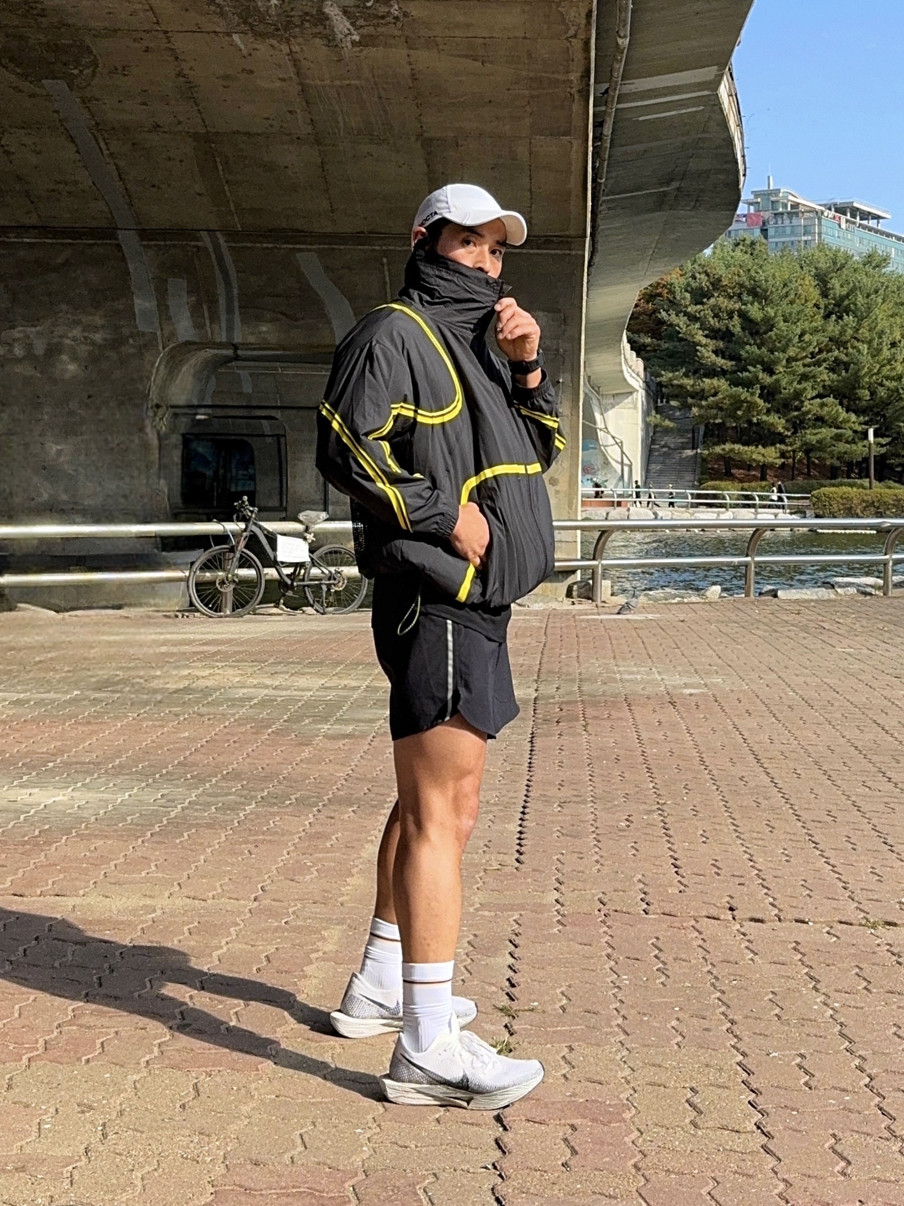 Nike ZoomX Vaporfly Next% 3 White Grey, Nike x Drake Nocta Club Cap White 착용 스타일 - 5