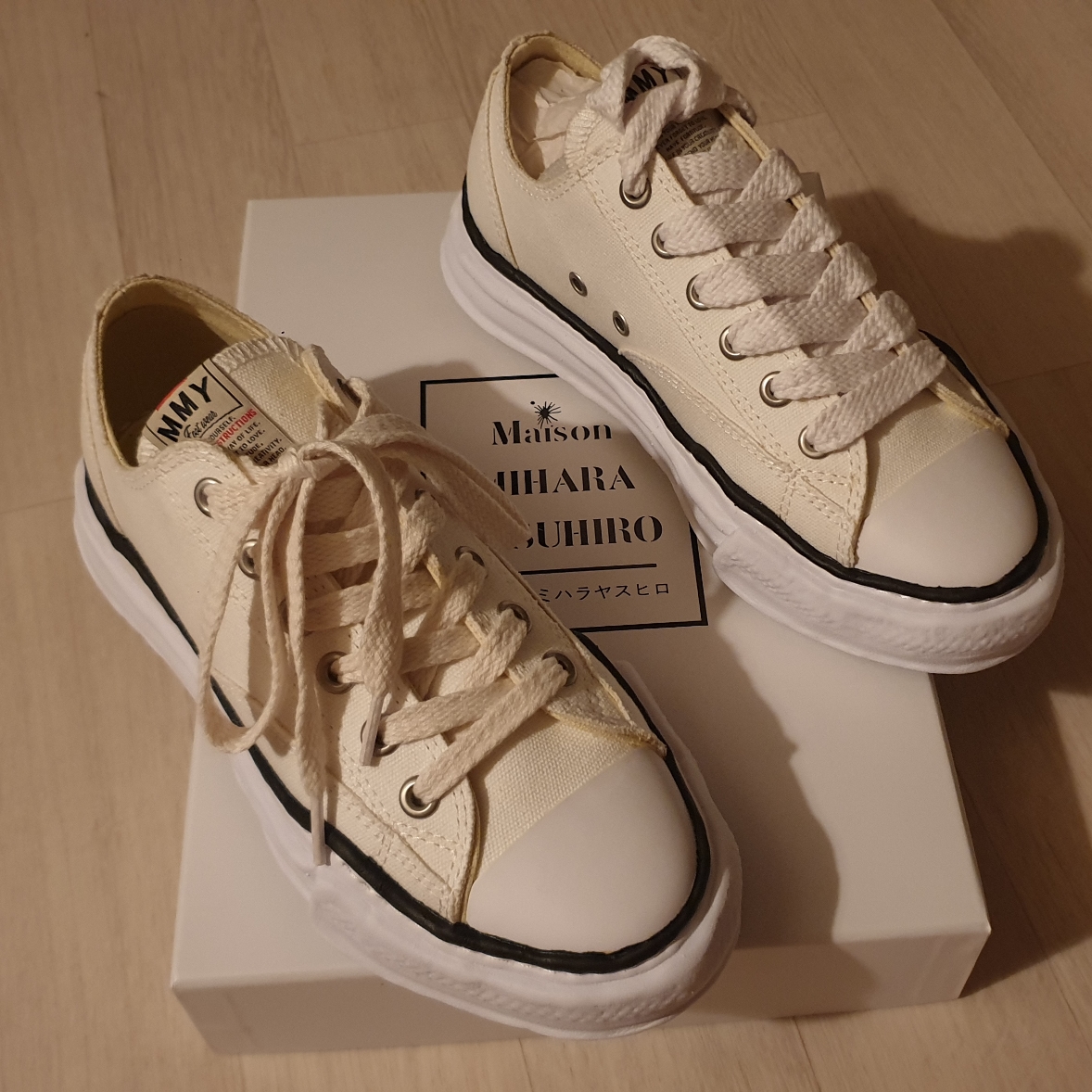 Maison Mihara Yasuhiro Peterson OG Sole Canvas Low Sneakers White 착용 스타일