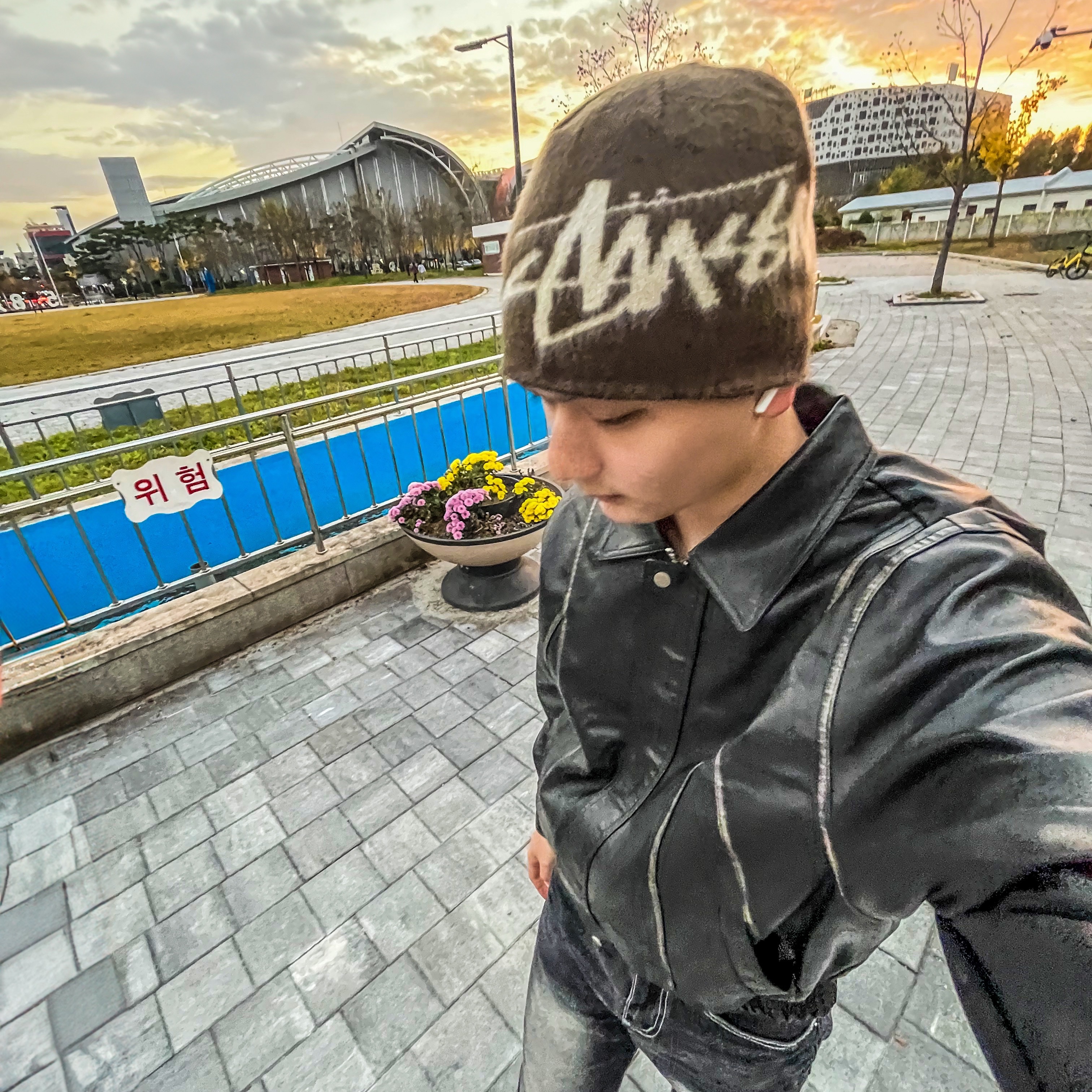 Stussy Brushed Out Stock Skullcap Beanie Brown 착용 스타일