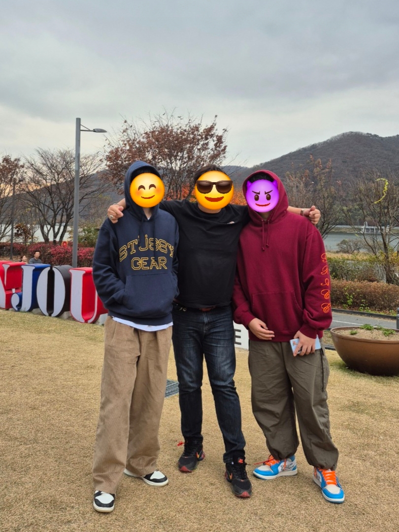 Supreme Patches Spiral Hooded Sweatshirt Cardinal - 23SS, Jordan 1 x Off-White Retro High University Blue 착용 스타일