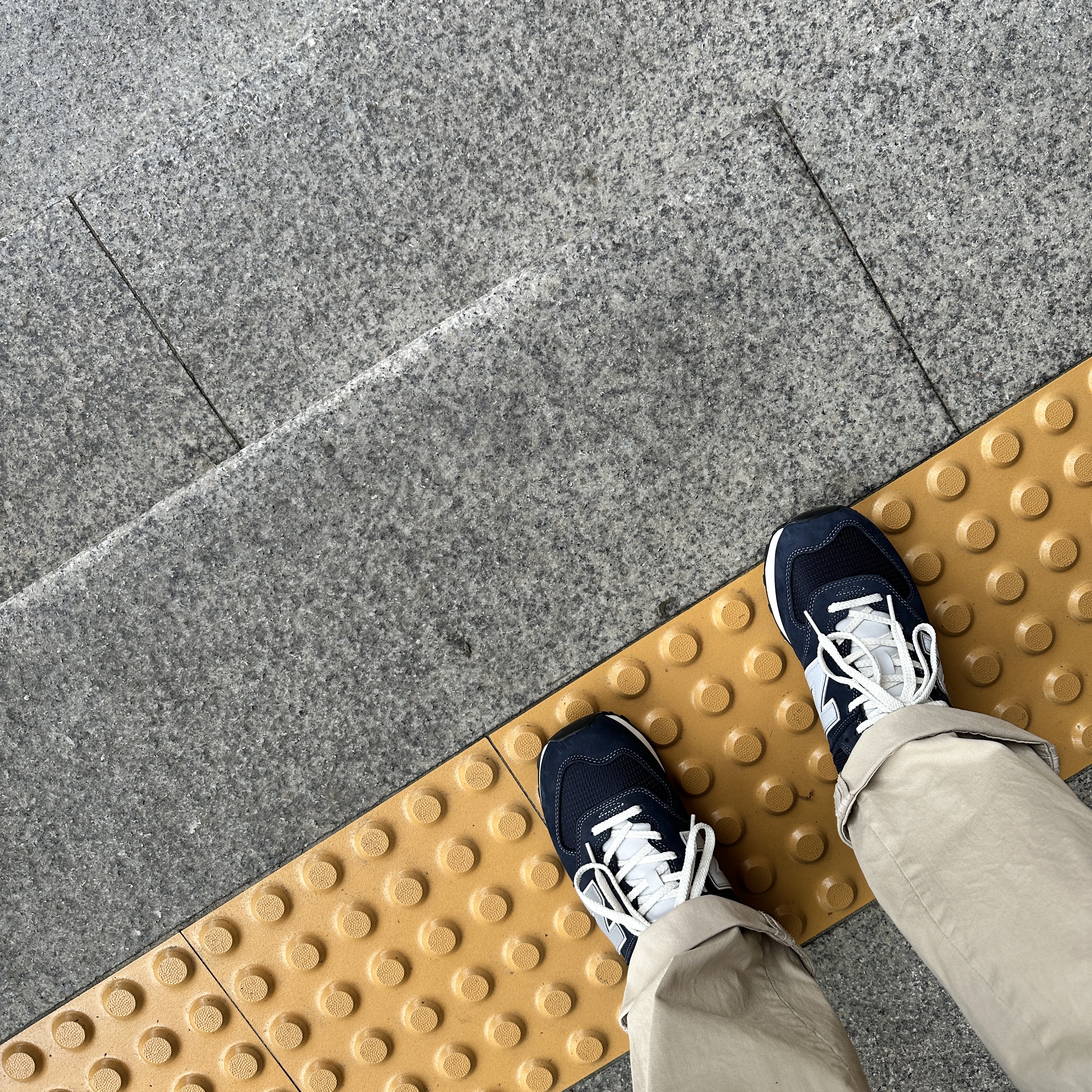 New Balance x Pottery 574 Premium Hard Navy 착용 스타일