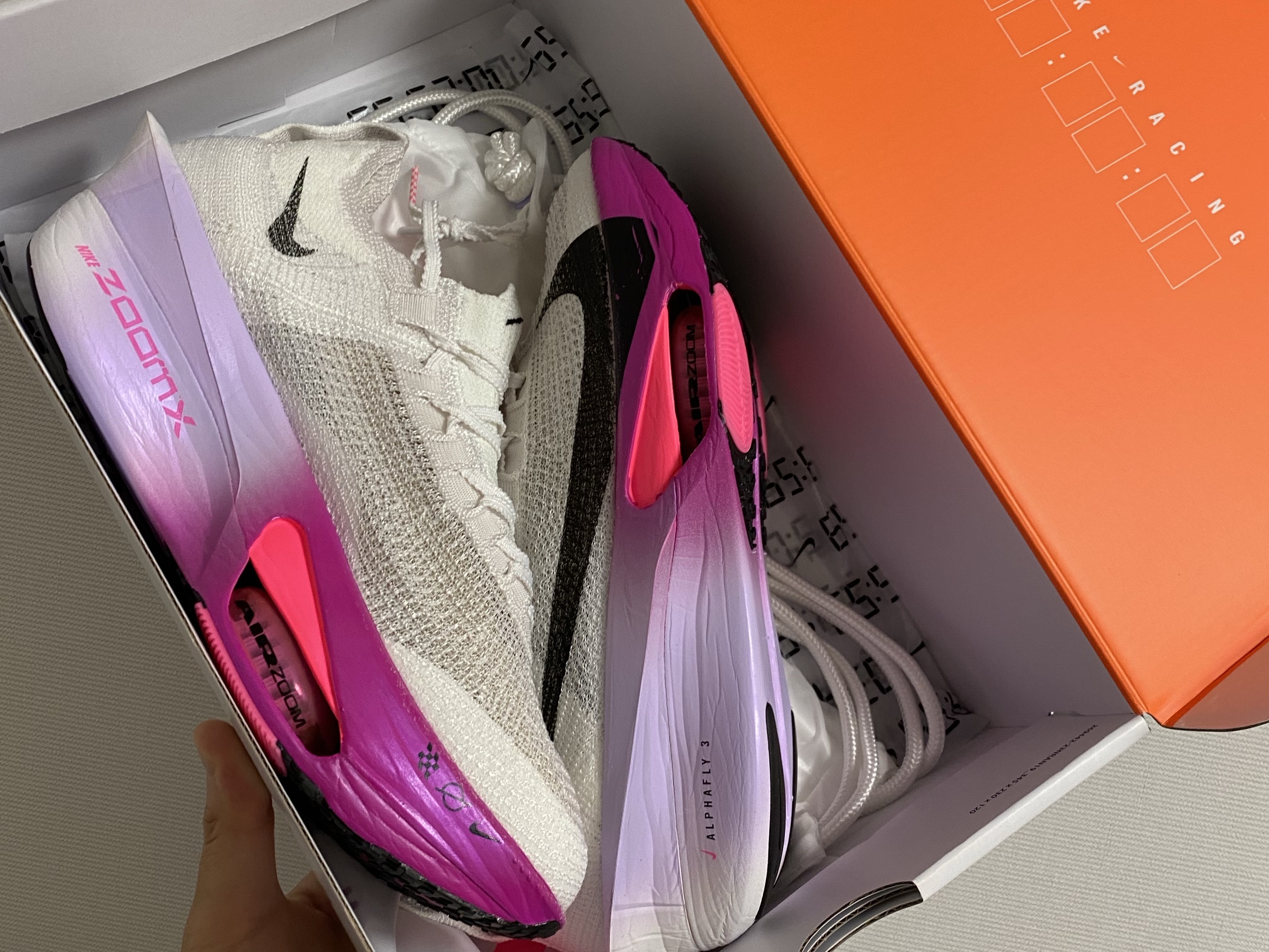 Nike Air Zoom Alphafly Next% 3 Hyper Pink 착용 스타일 - 3