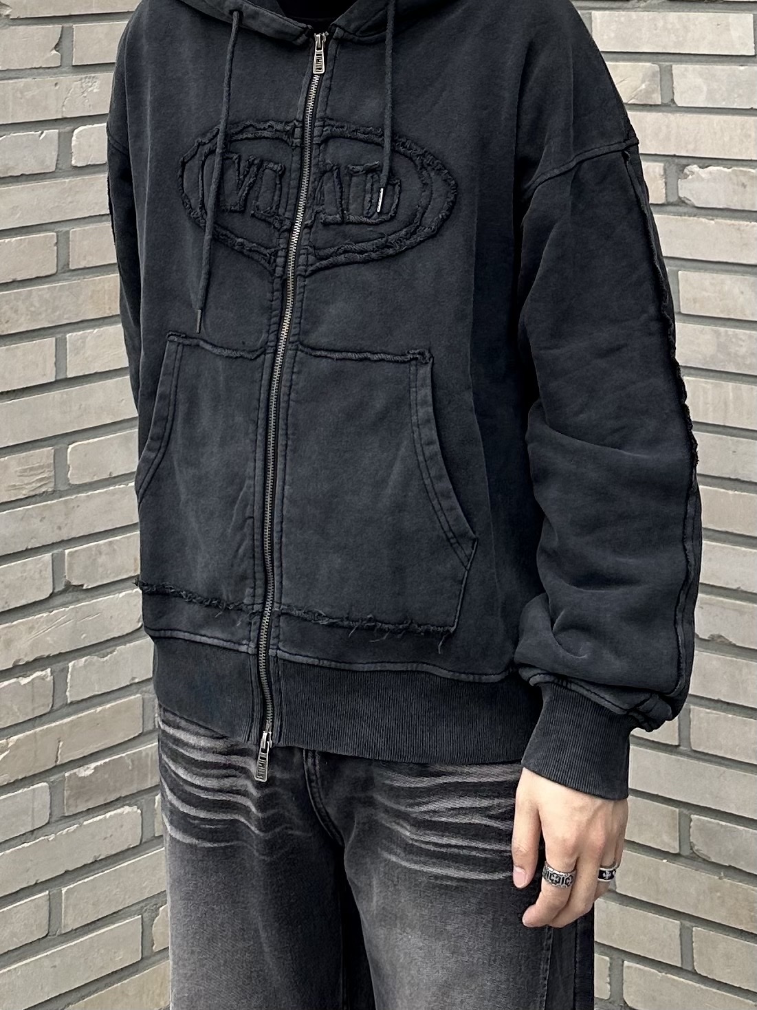 Maison Mihara Yasuhiro Peterson OG Sole Canvas Low Sneakers Black 착용 스타일 - 3
