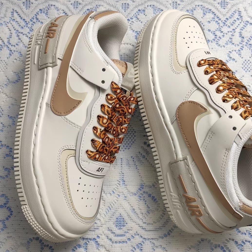 (W) Nike Air Force 1 Shadow Sail Fossil Light Bone 착용 스타일 - 2