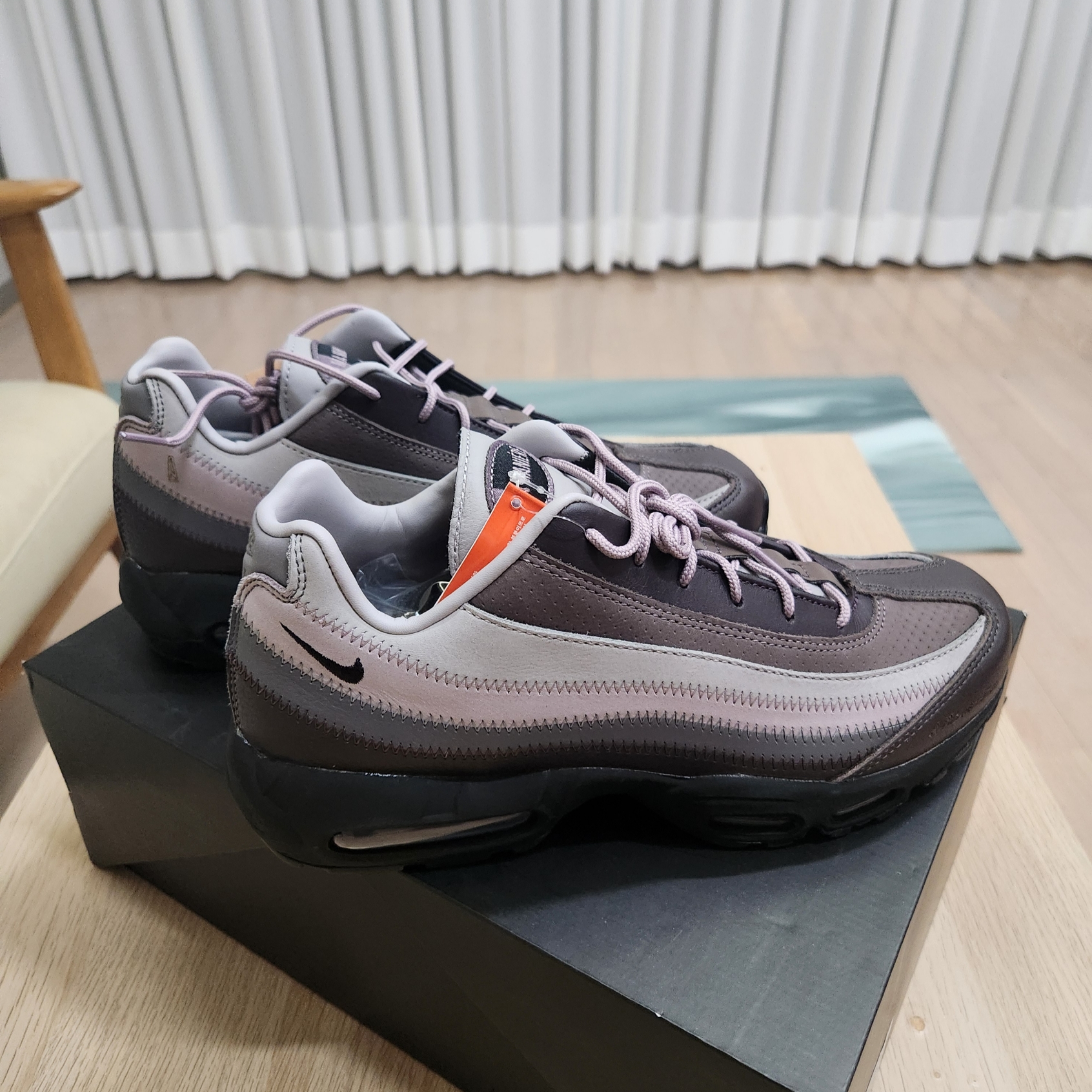 Nike x A Ma Maniere Air Max 95 W.Y.W.S. 착용 스타일 - 6