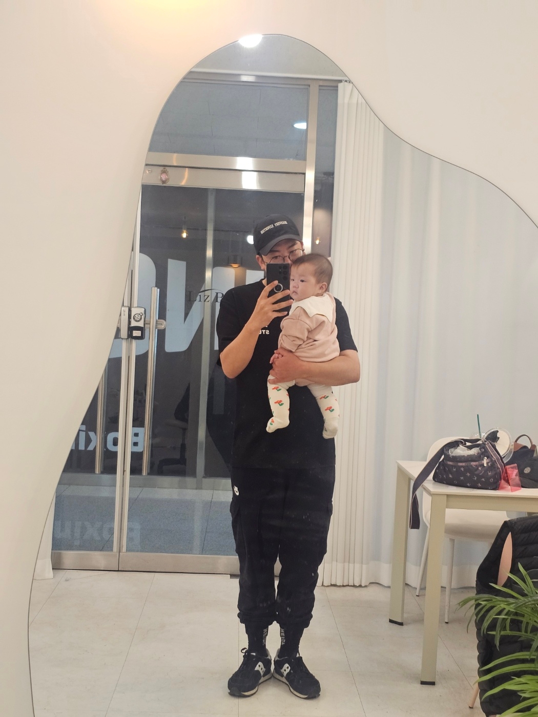 IAB Studio 10th Anniversary T-Shirt Black, Nike NRG Solo Swoosh Fleece Pants Black White - Asia 착용 스타일