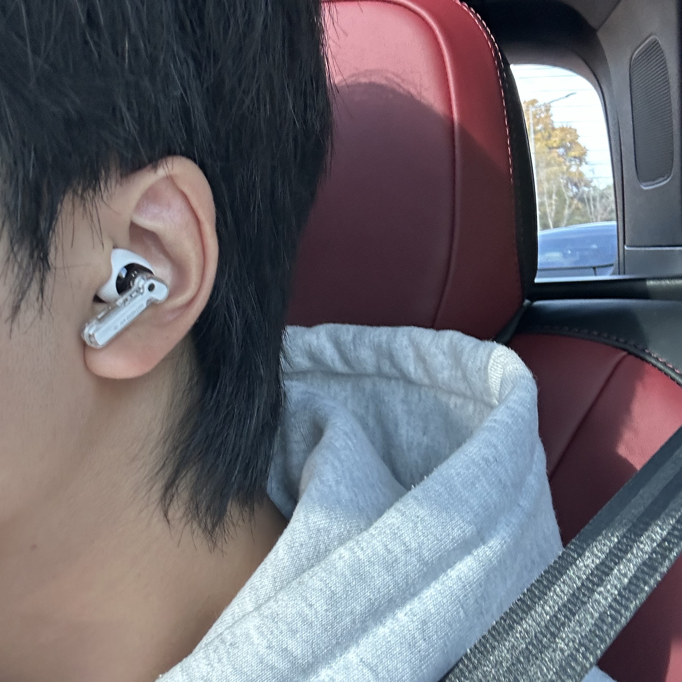 Nothing Ear (a) White 착용 스타일 - 3