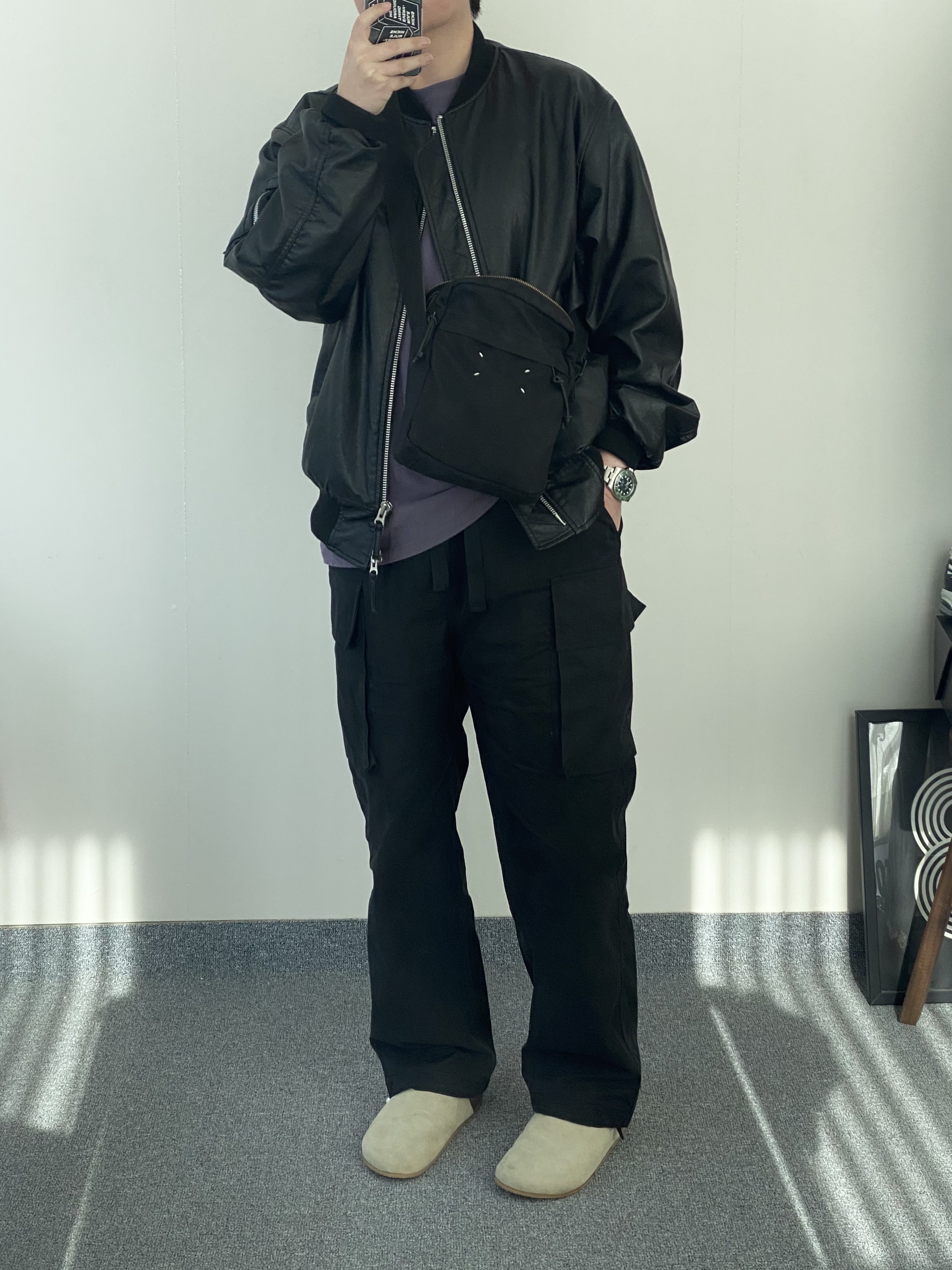 Maison Margiela Stitch Crossbody Bag Black 착용 스타일