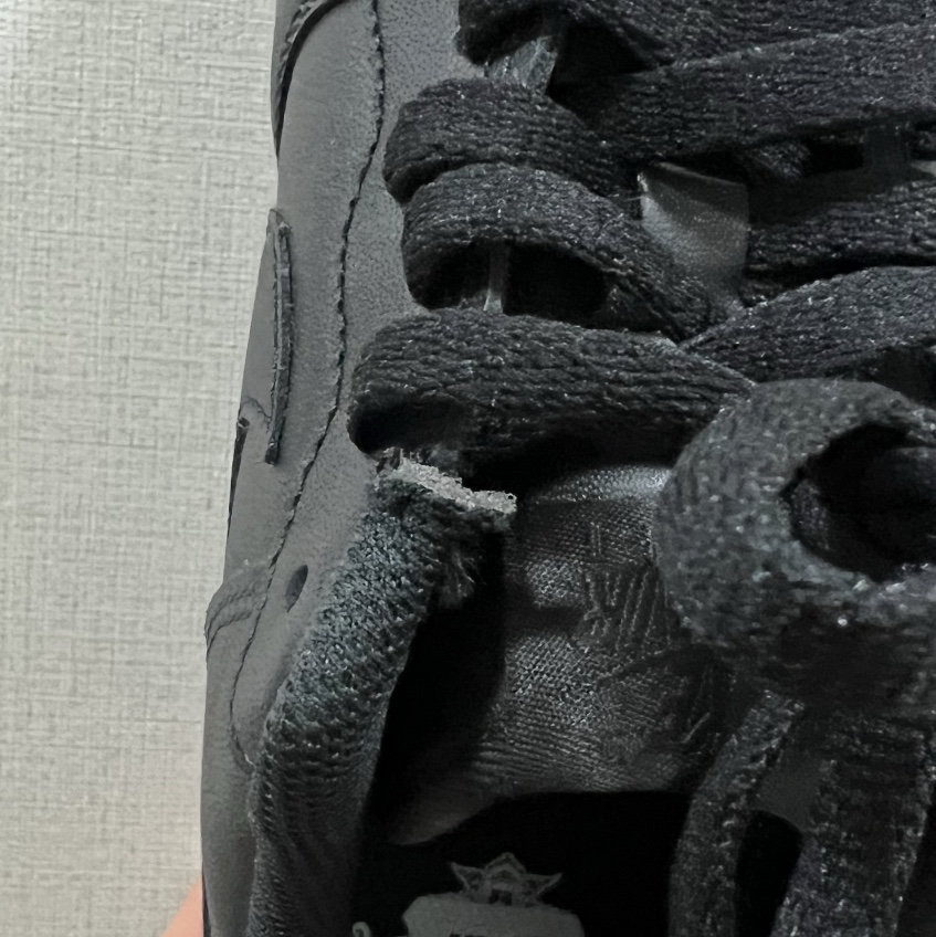 Nike Air Force 1 '07 Low Triple Black 착용 스타일