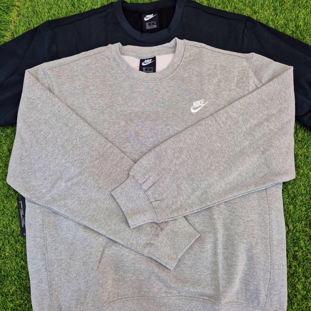 Nike NSW Club Fleece Crew Sweatshirt Dark Grey Heather - US/EU 착용 스타일