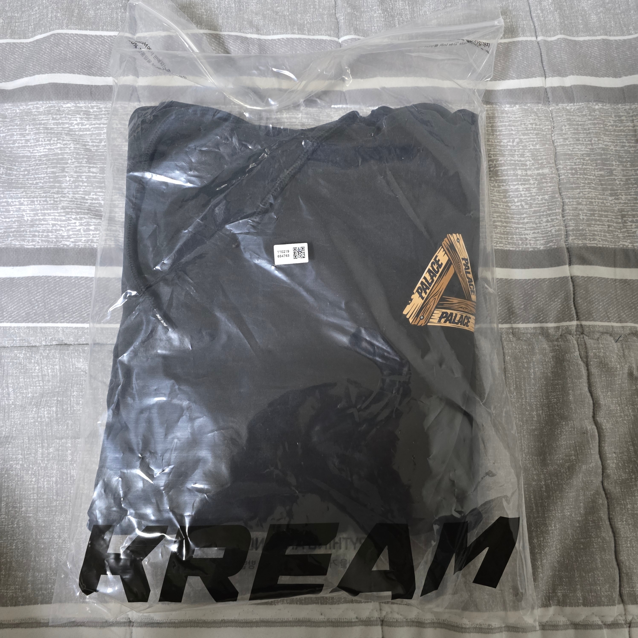 Palace Reaper Hood Black - 23FW 착용 스타일 - 1