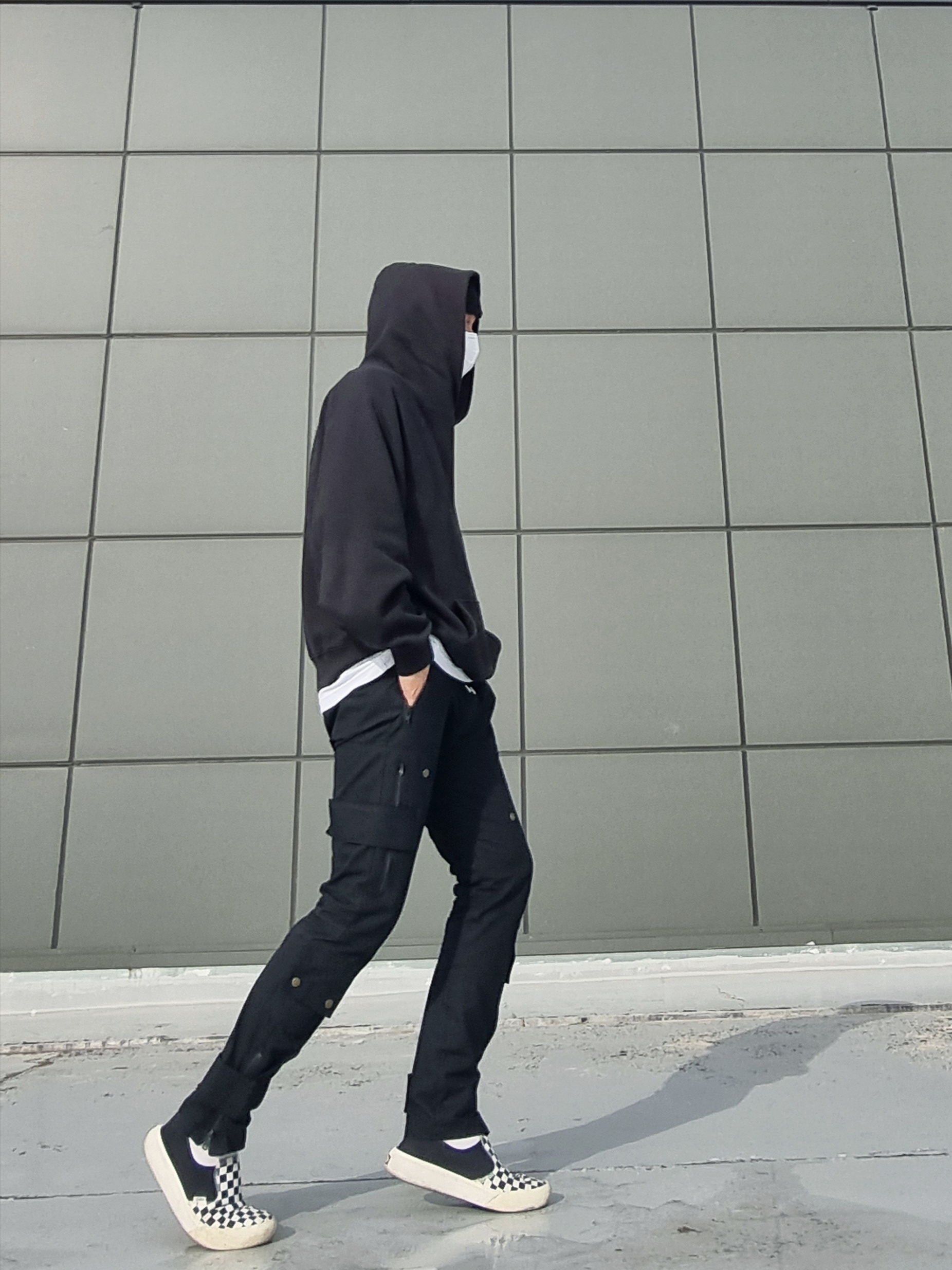 Essentials Pull-Over Hoodie Black - 21SS, Vans Checkerboard Comfycush One Black 착용 스타일 - 1