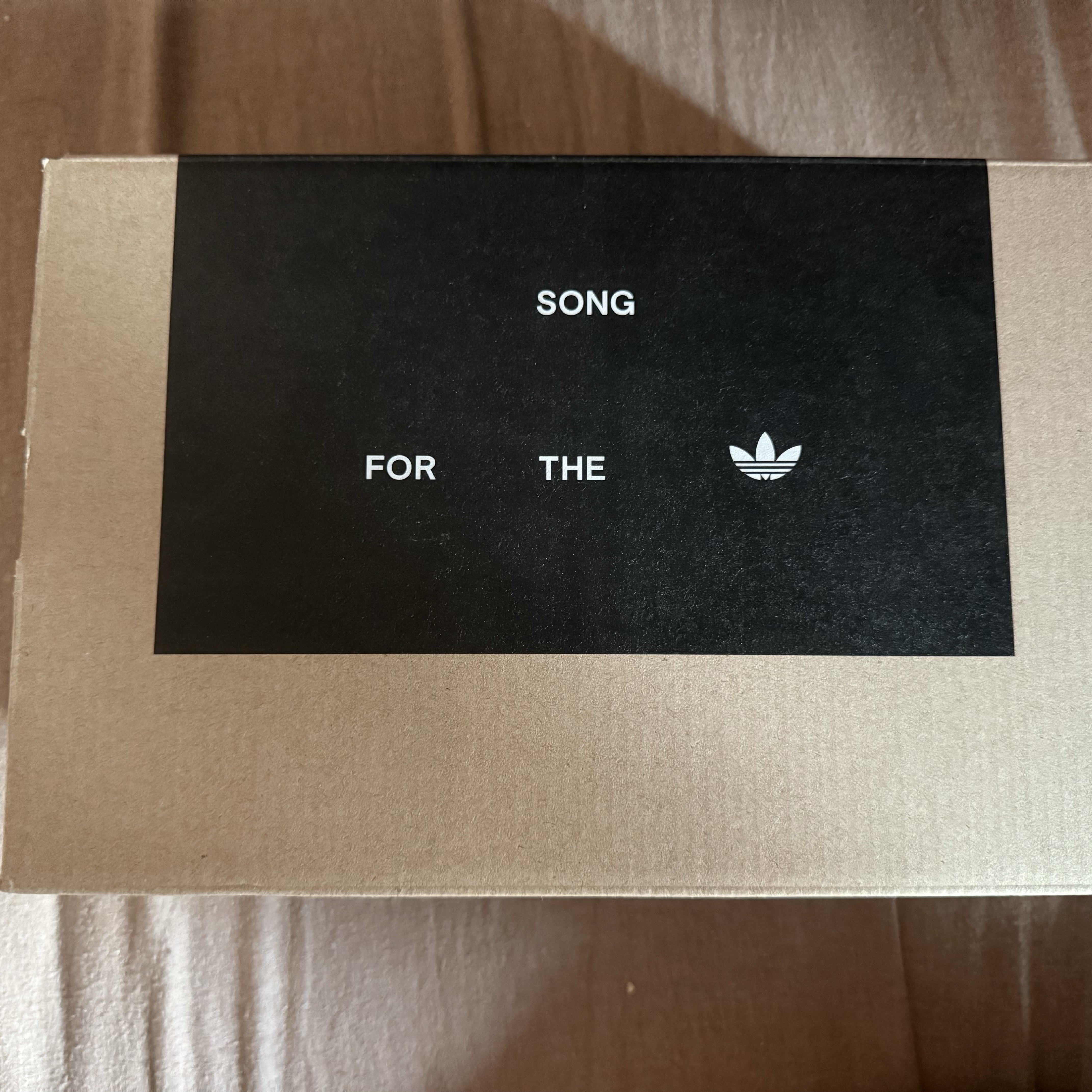 Adidas x Song for the Mute Country OG Core Black Cream White, Adidas x Song for the Mute Country OG Bronze Strata Wild Brown 착용 스타일 - 1