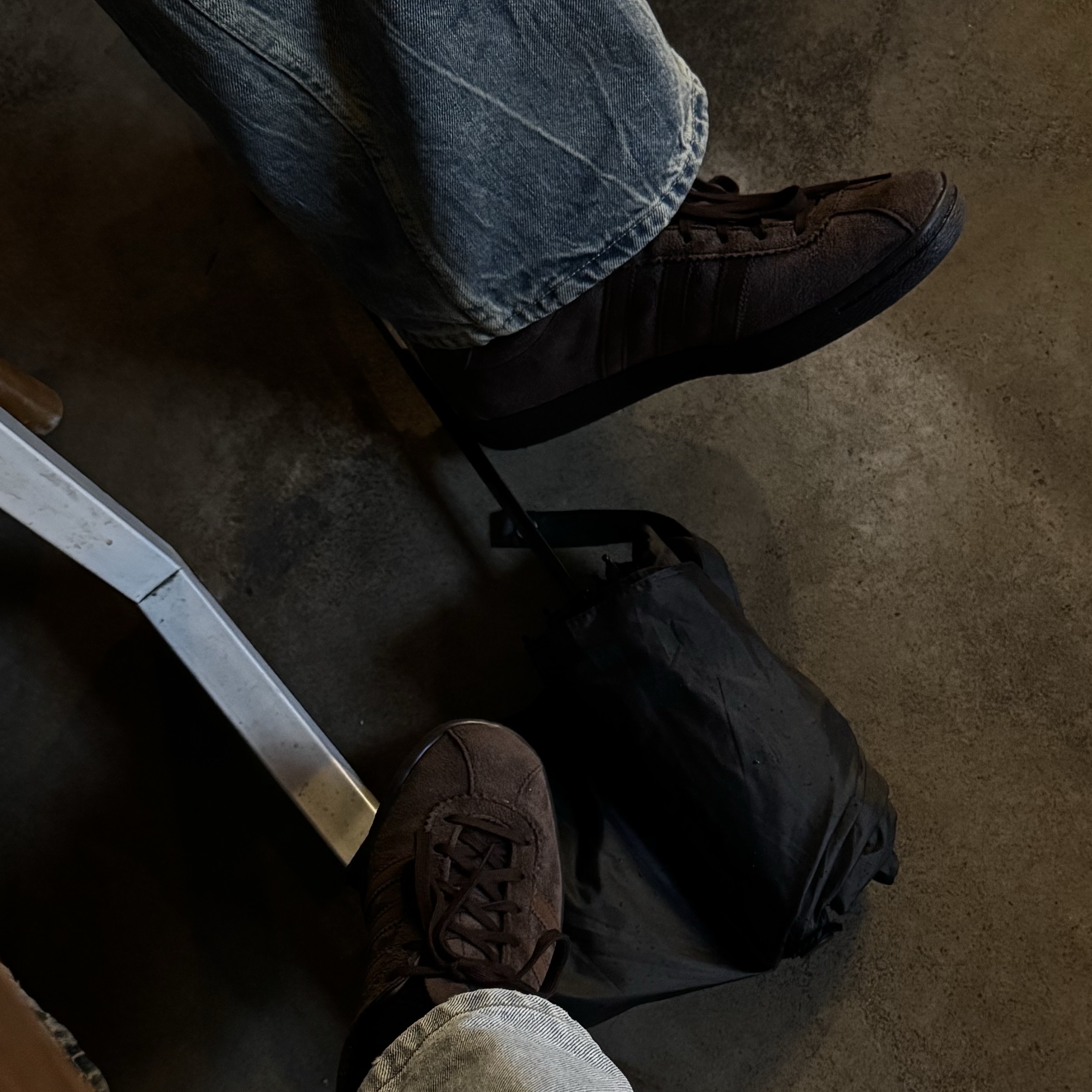 Adidas Tobacco Gruen Dark Brown 착용 스타일