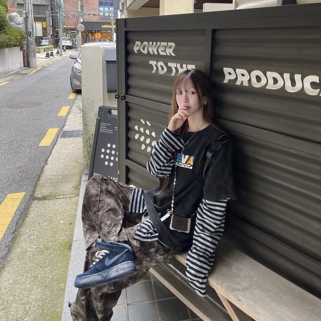 Nike x Stussy Air Force 1 '07 Mid SP Fossil, Supreme Flocked Denim Camp Cap Black - 24FW 착용 스타일 - 3
