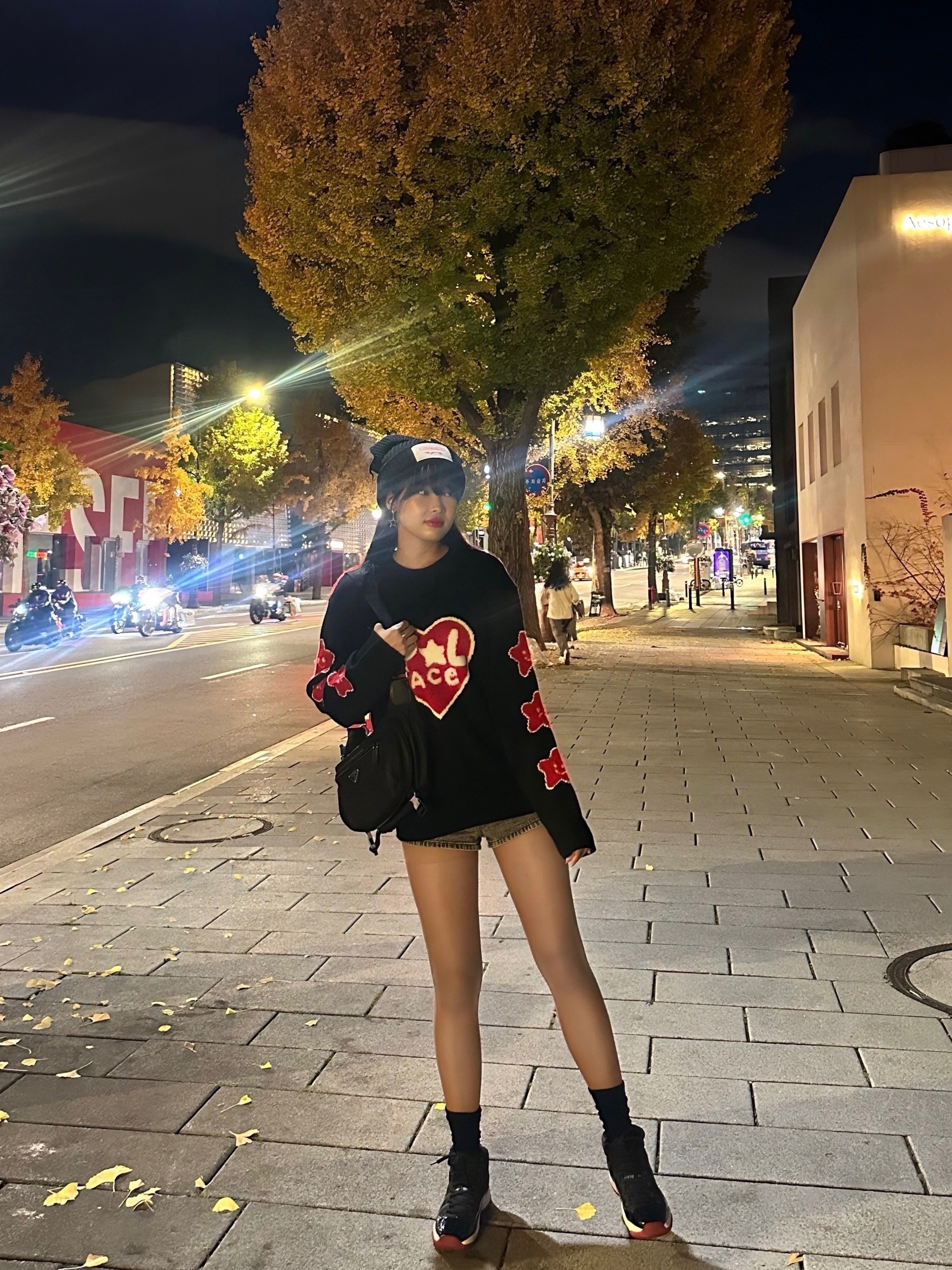 Palace Cosy Knit Black - 24FW, Charles Jeffrey Loverboy Chunky Ears Beanie Black 착용 스타일 - 1