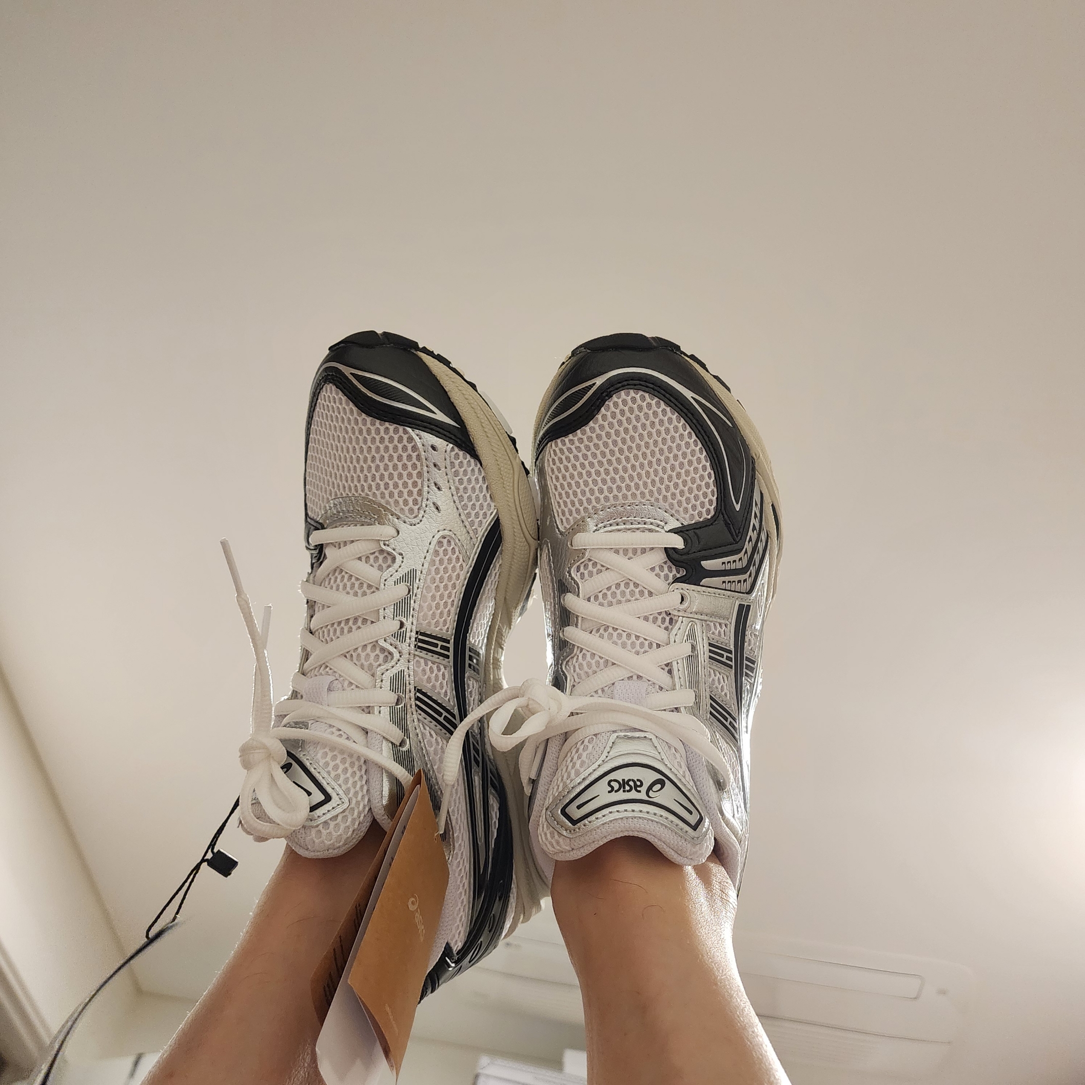 Asics Gel-Kayano 14 White Black 착용 스타일