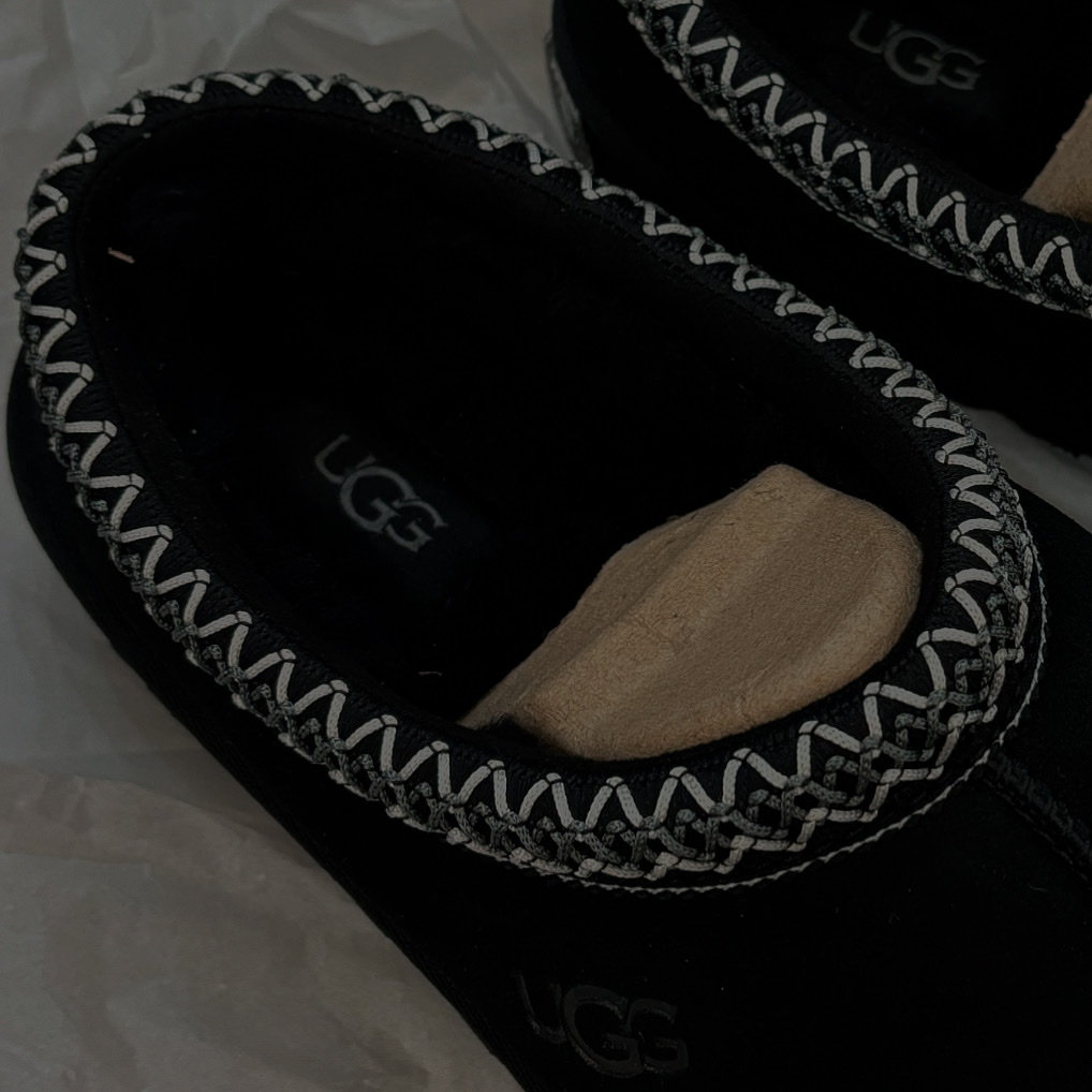 UGG Tasman Black 착용 스타일
