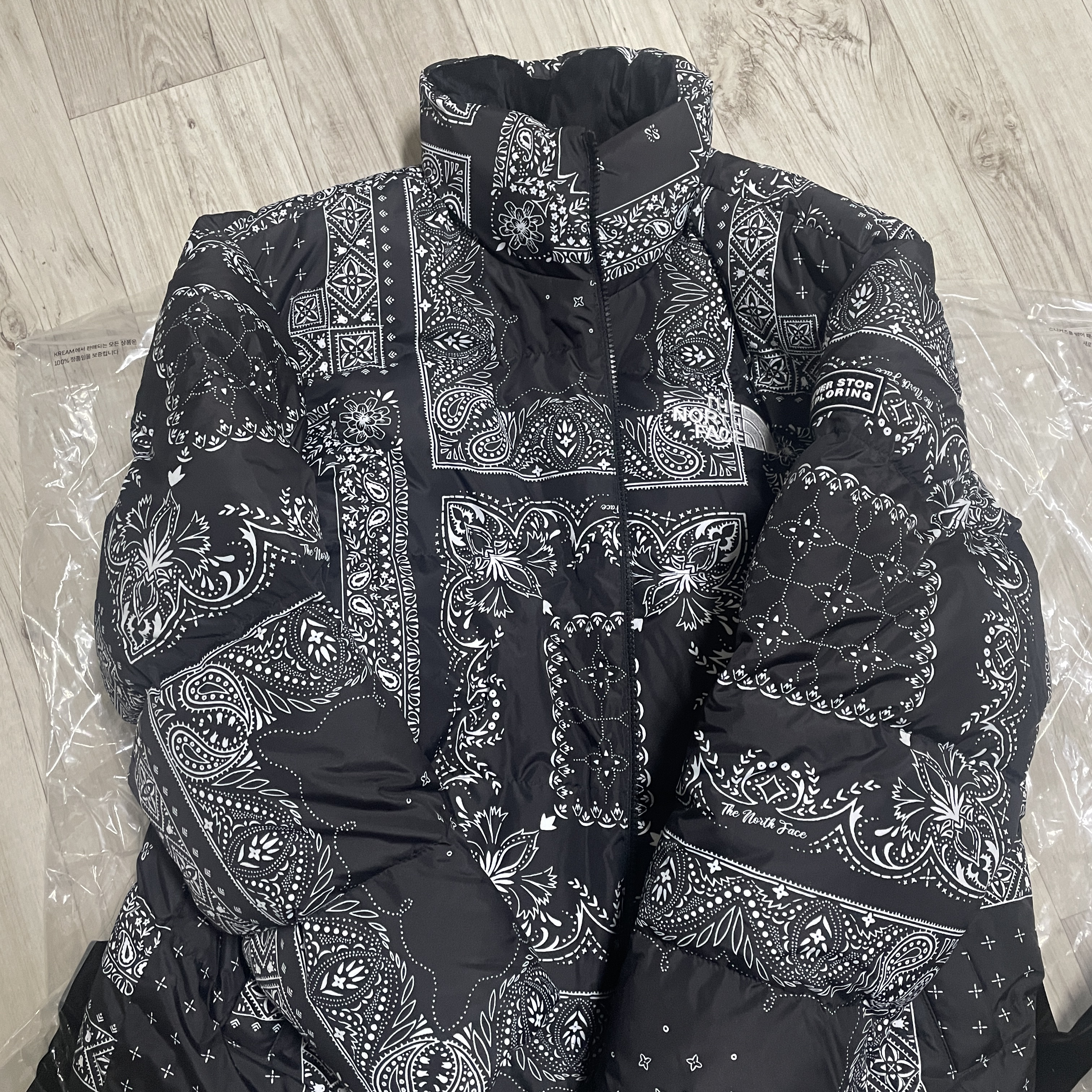 The North Face Novelty Lofty Down Jacket Real Black 착용 스타일