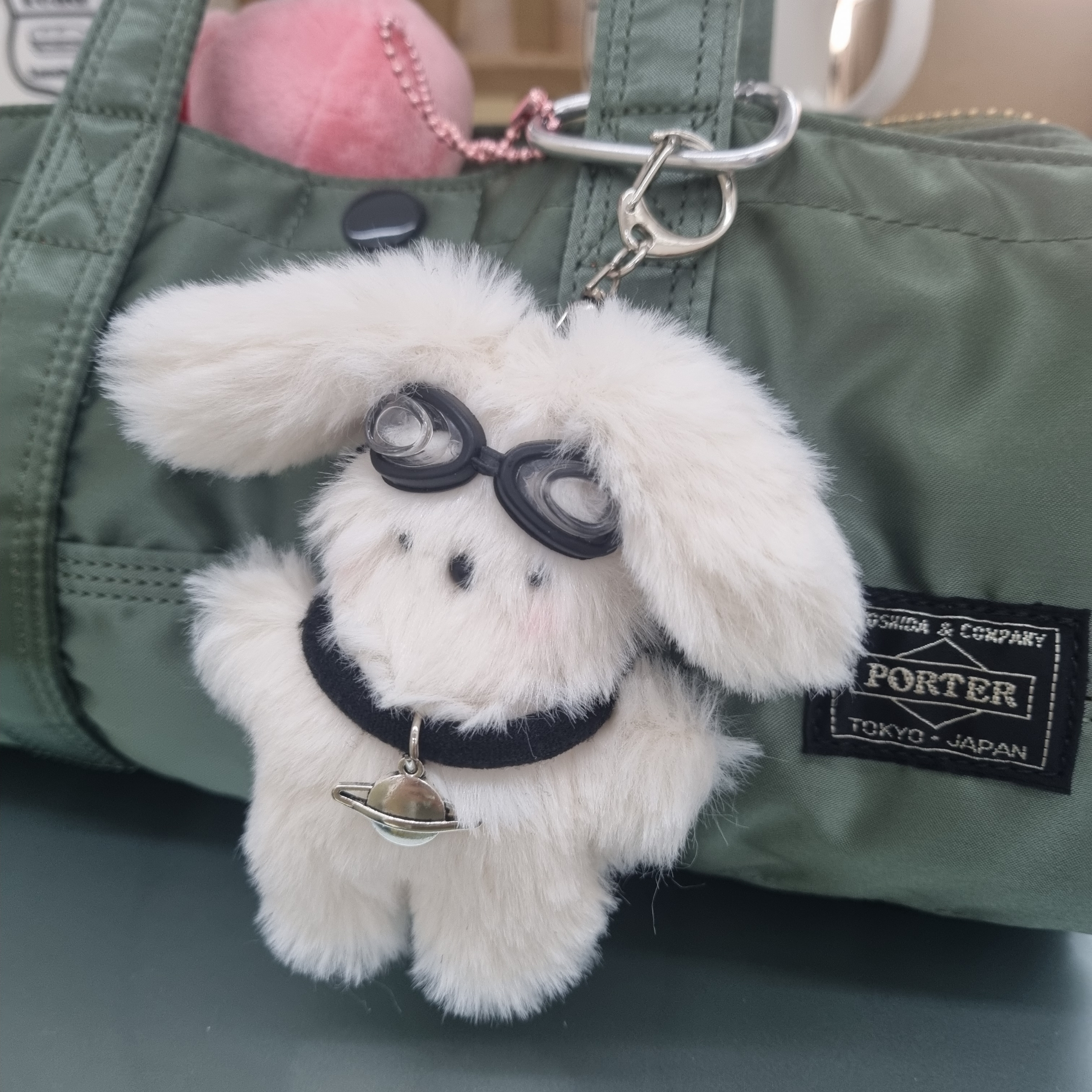 Porter Tanker Duffle Bag S Sage Green 착용 스타일
