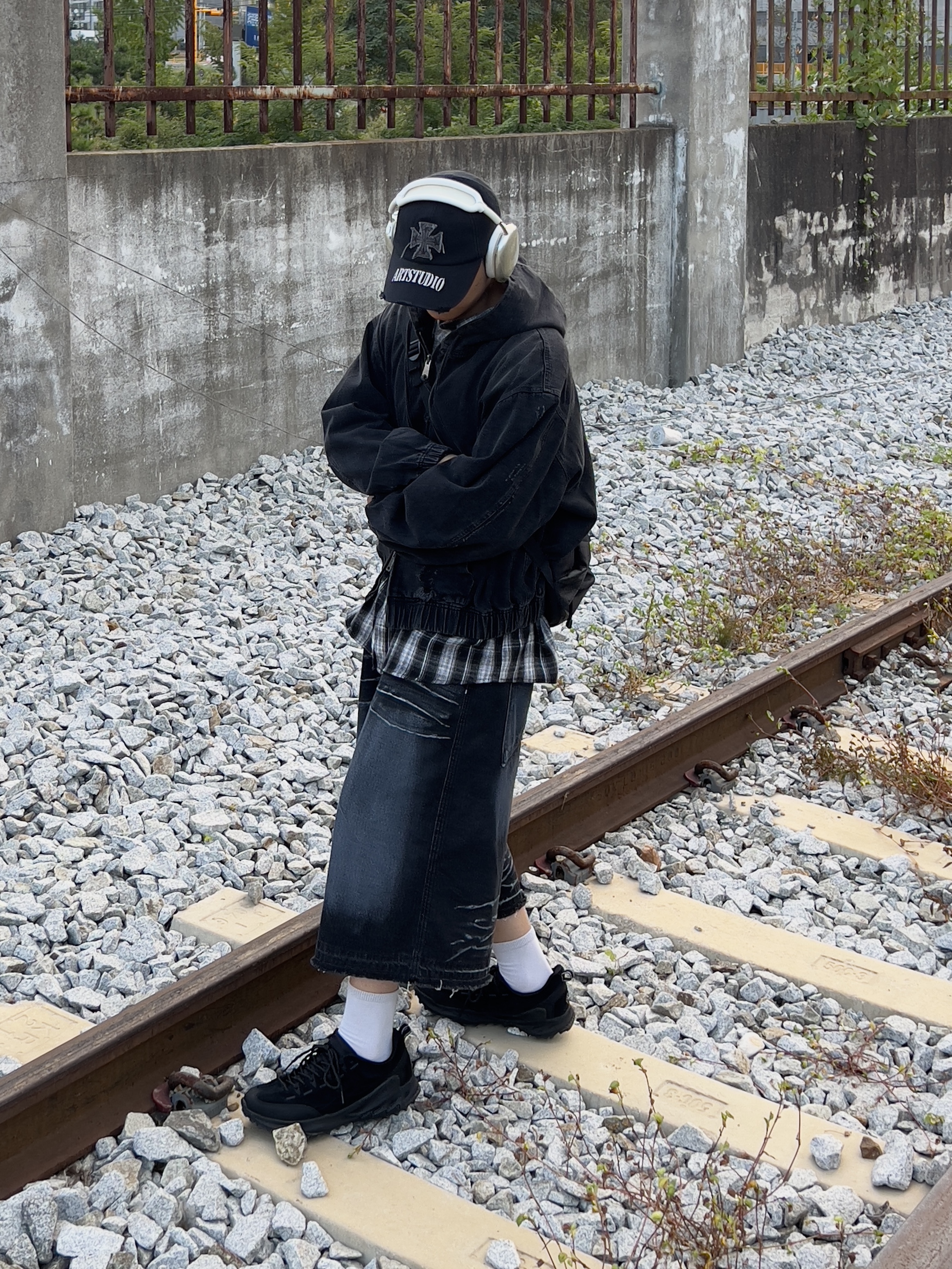 Keen Jasper Zionic Men sneakers Black 착용 스타일
