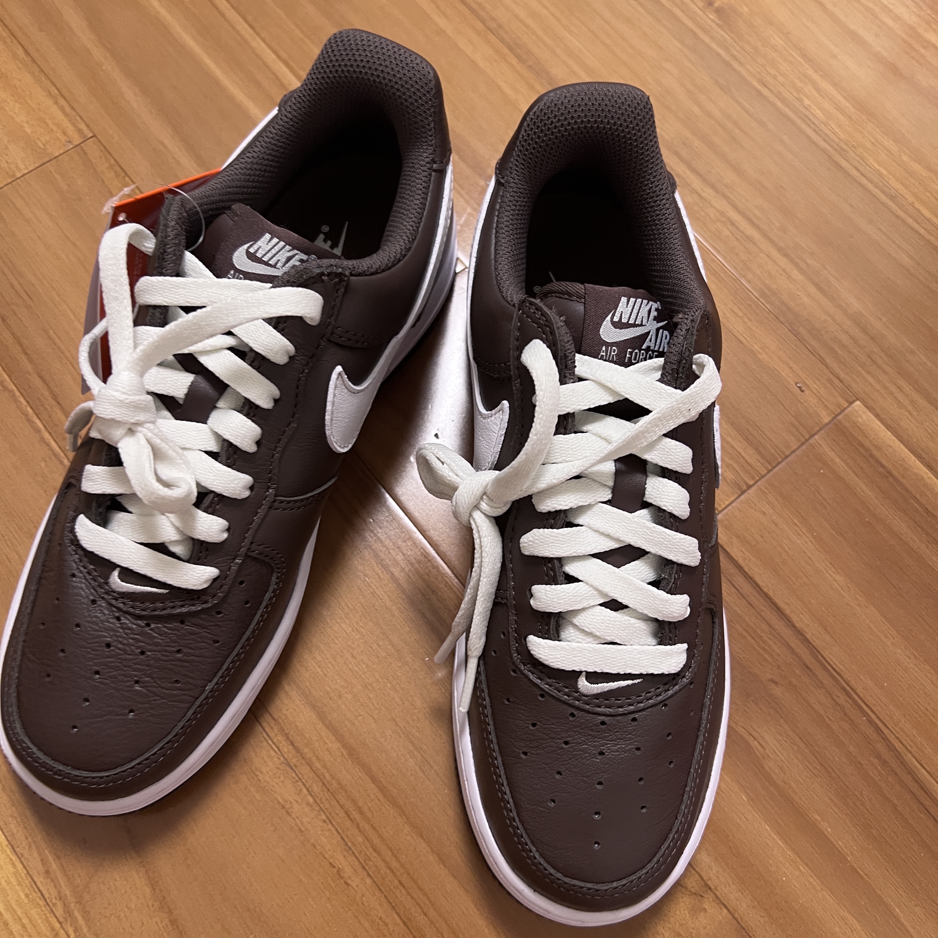 Nike Air Force 1 Low Retro Chocolate 착용 스타일