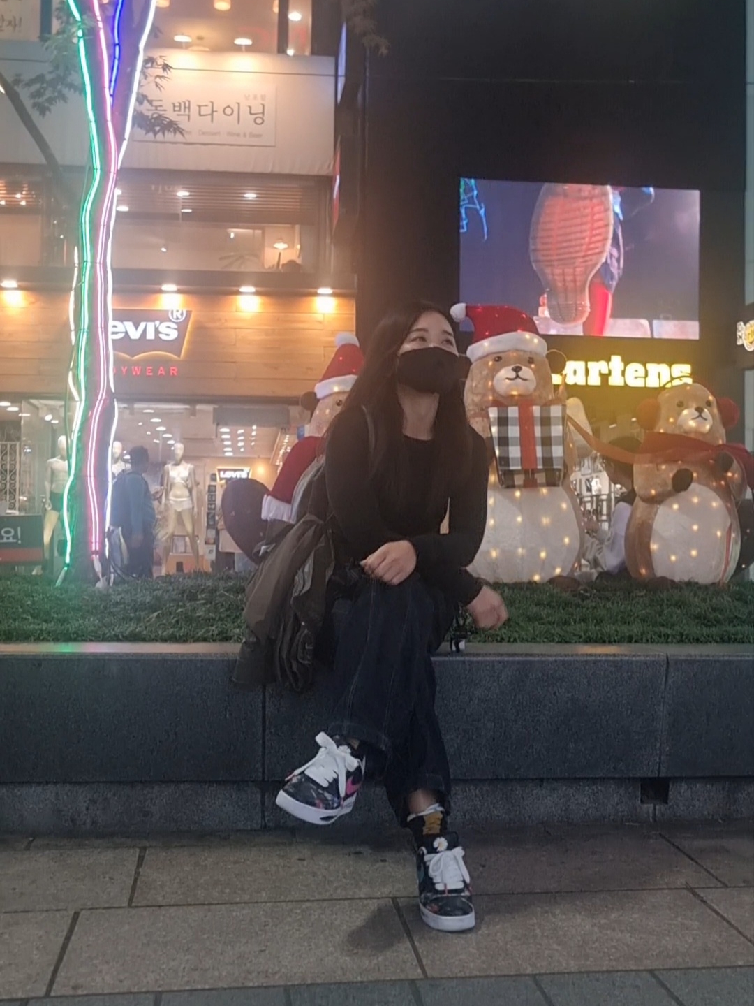 Nike x Peaceminusone Air Force 1 Low Para-Noise 3.0 Black and Multicolor, Louis Vuitton Palm Springs MM Backpack Monogram 착용 스타일 - 2
