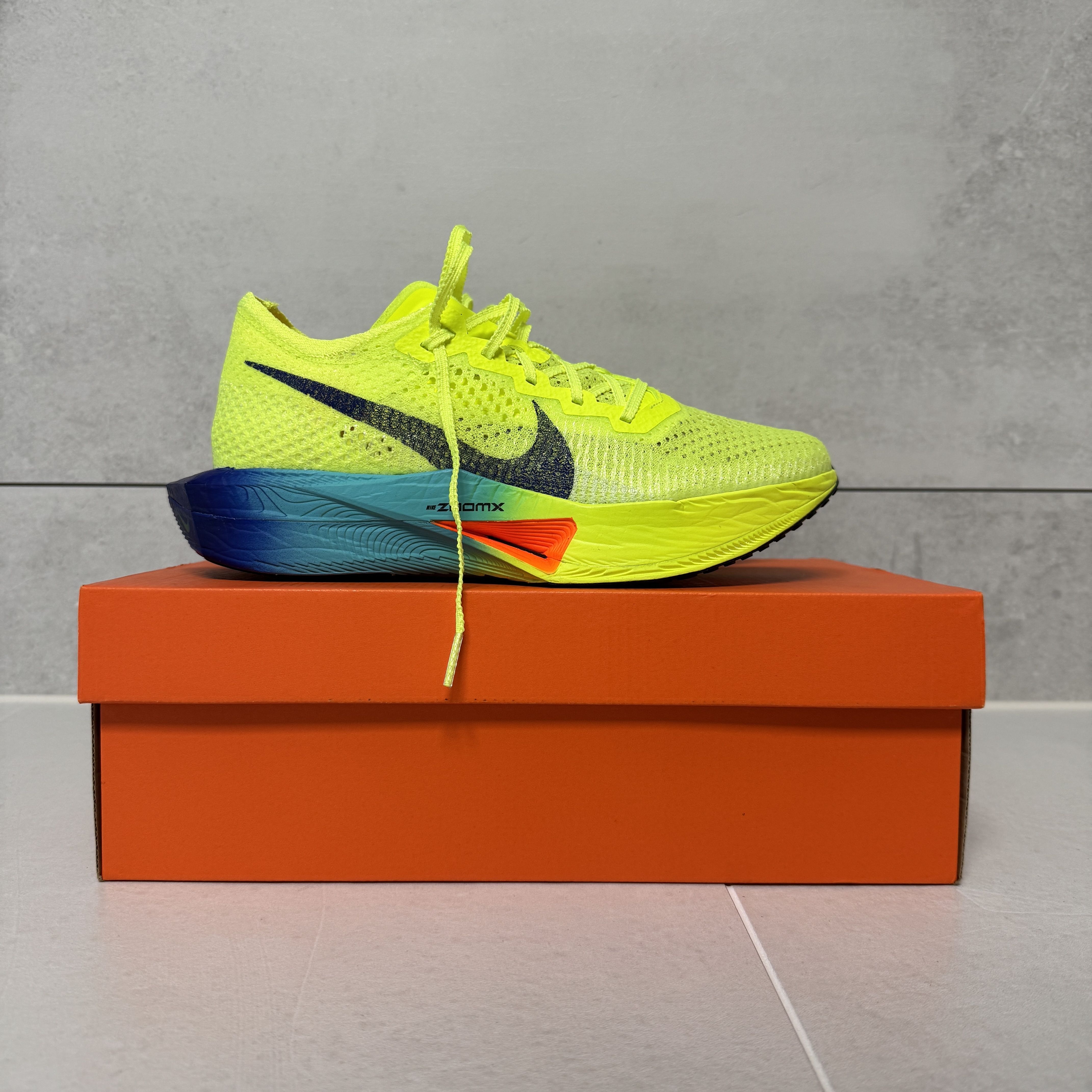 Nike ZoomX Vaporfly Next% 3 Volt Scream Green 착용 스타일