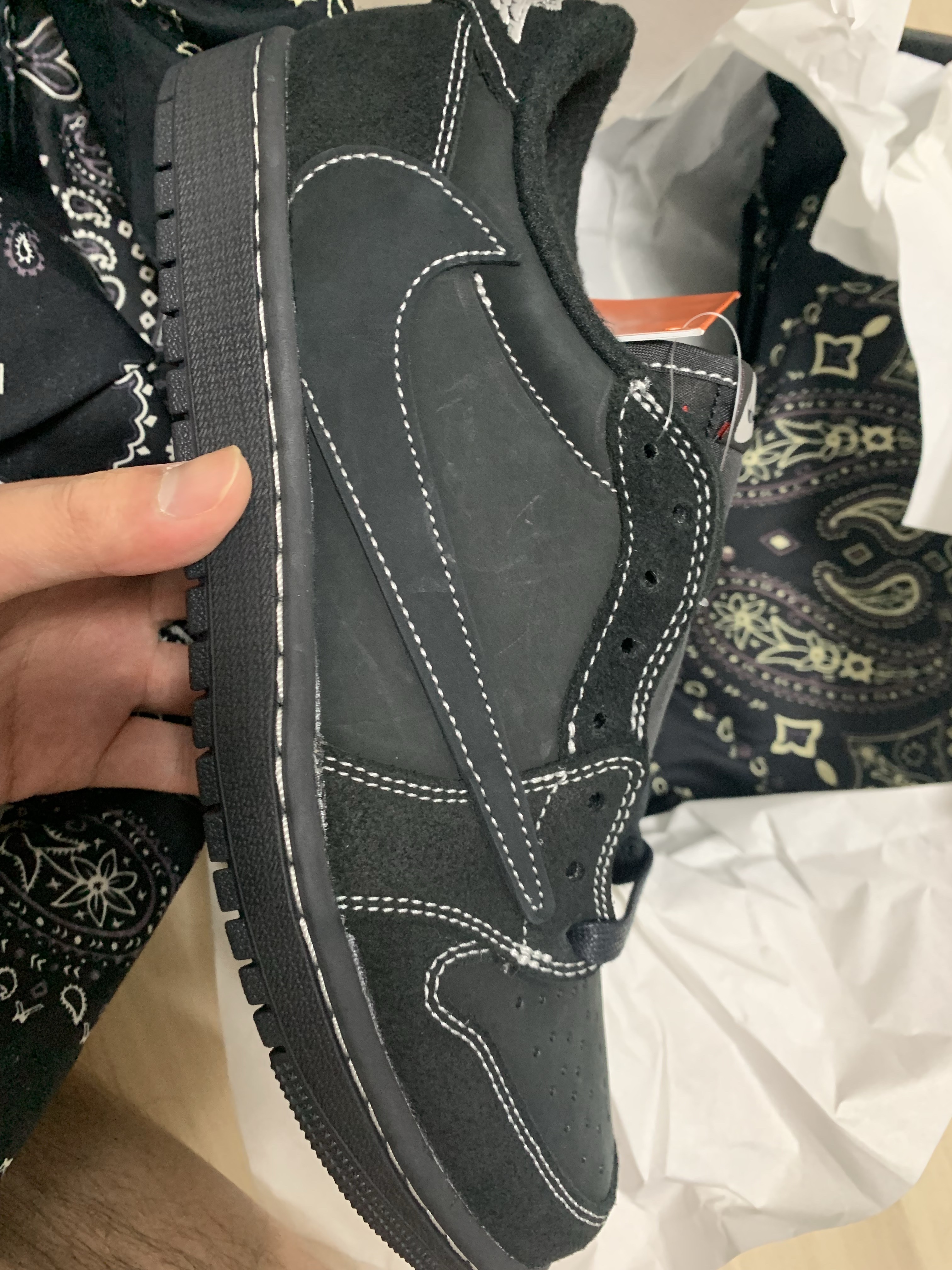 Jordan 1 x Travis Scott Retro Low OG SP Black Phantom 착용 스타일 - 2