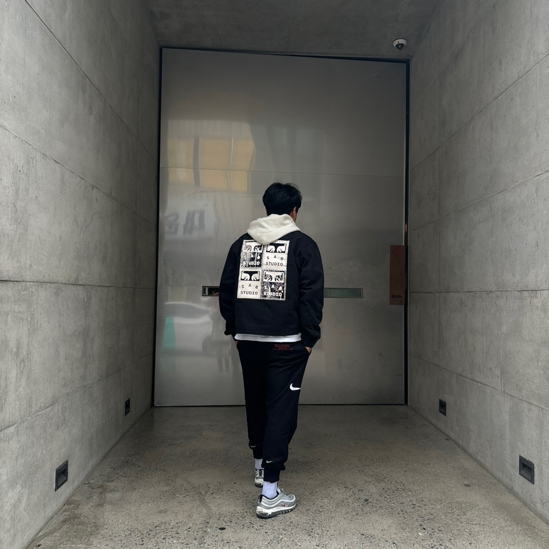 IAB Studio x Obey Poster Zip Jacket Anthracite 착용 스타일 - 1