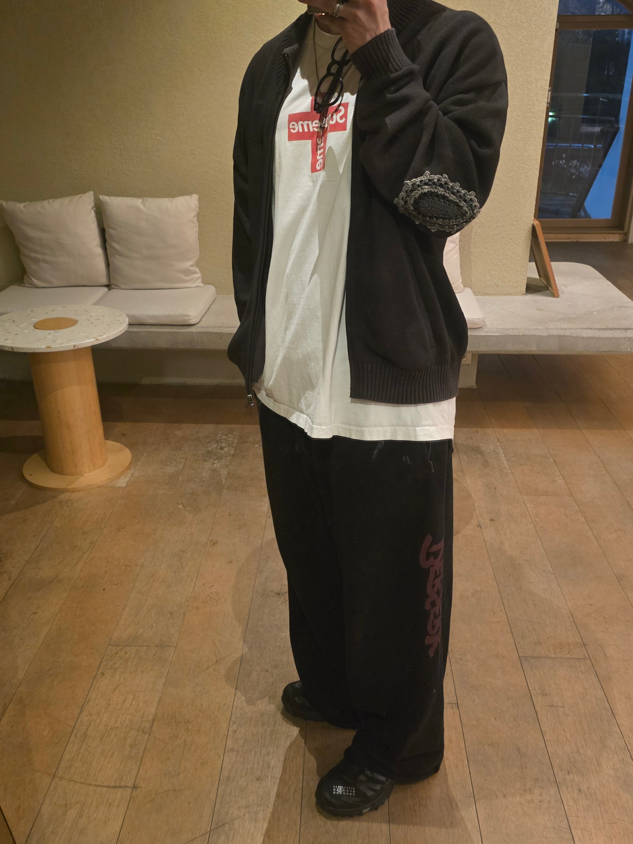 Polyteru Track Knit Zip Up Charcoal, Supreme Cross Box Logo T-Shirt White - 20FW 착용 스타일 - 3