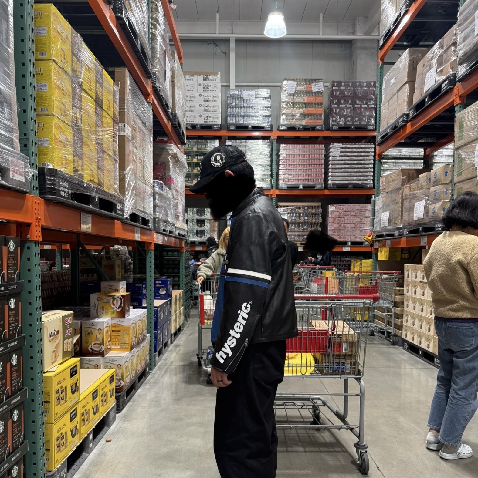 Supreme x Hysteric Glamour Vanson Leathers Jacket Black - 24FW, Supreme x Hysteric Glamour x Vanson Leathers Mesh Back 6-Panel Black - 24FW 착용 스타일 - 3