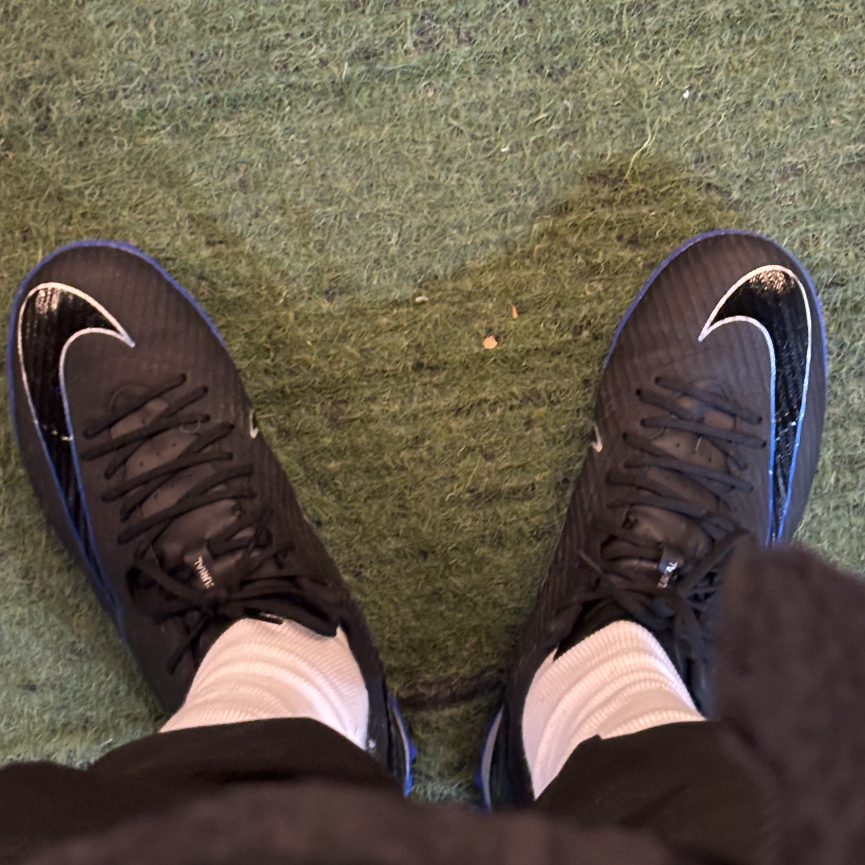 Nike Zoom Mercurial Vapor 15 Academy TF Black Hyper Royal 착용 스타일