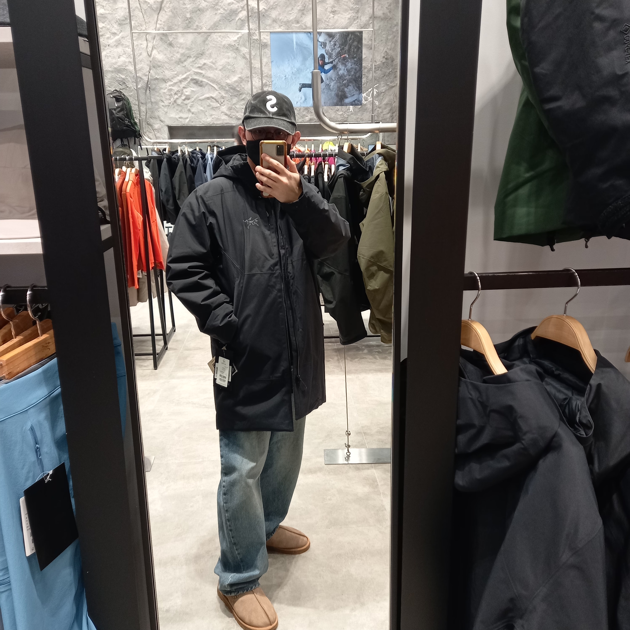 Arc'teryx Ralle Down Parka Black, Supreme Pigment S Logo 6-Panel Black - 24FW 착용 스타일 - 3