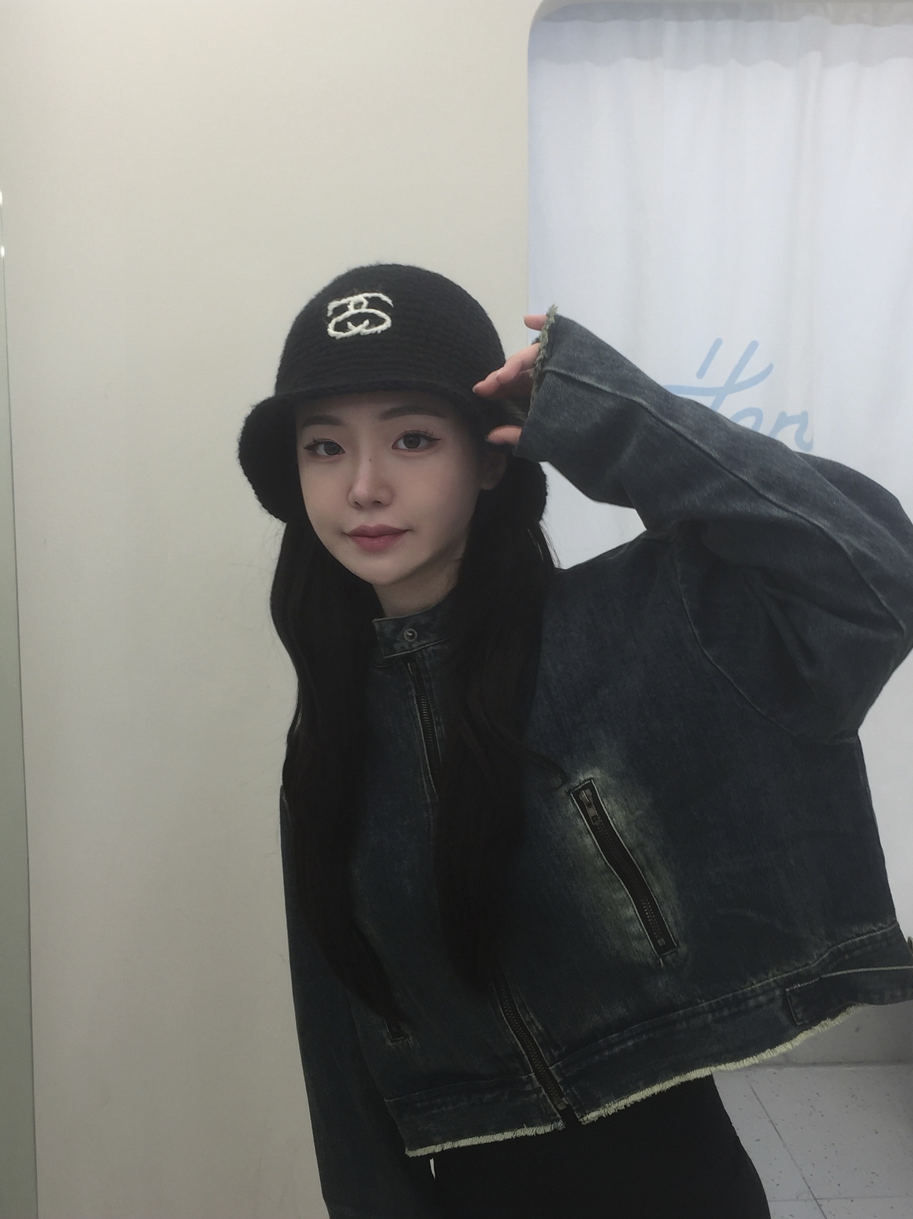 Stussy SS Link Knit Bucket Hat Black 착용 스타일 - 3