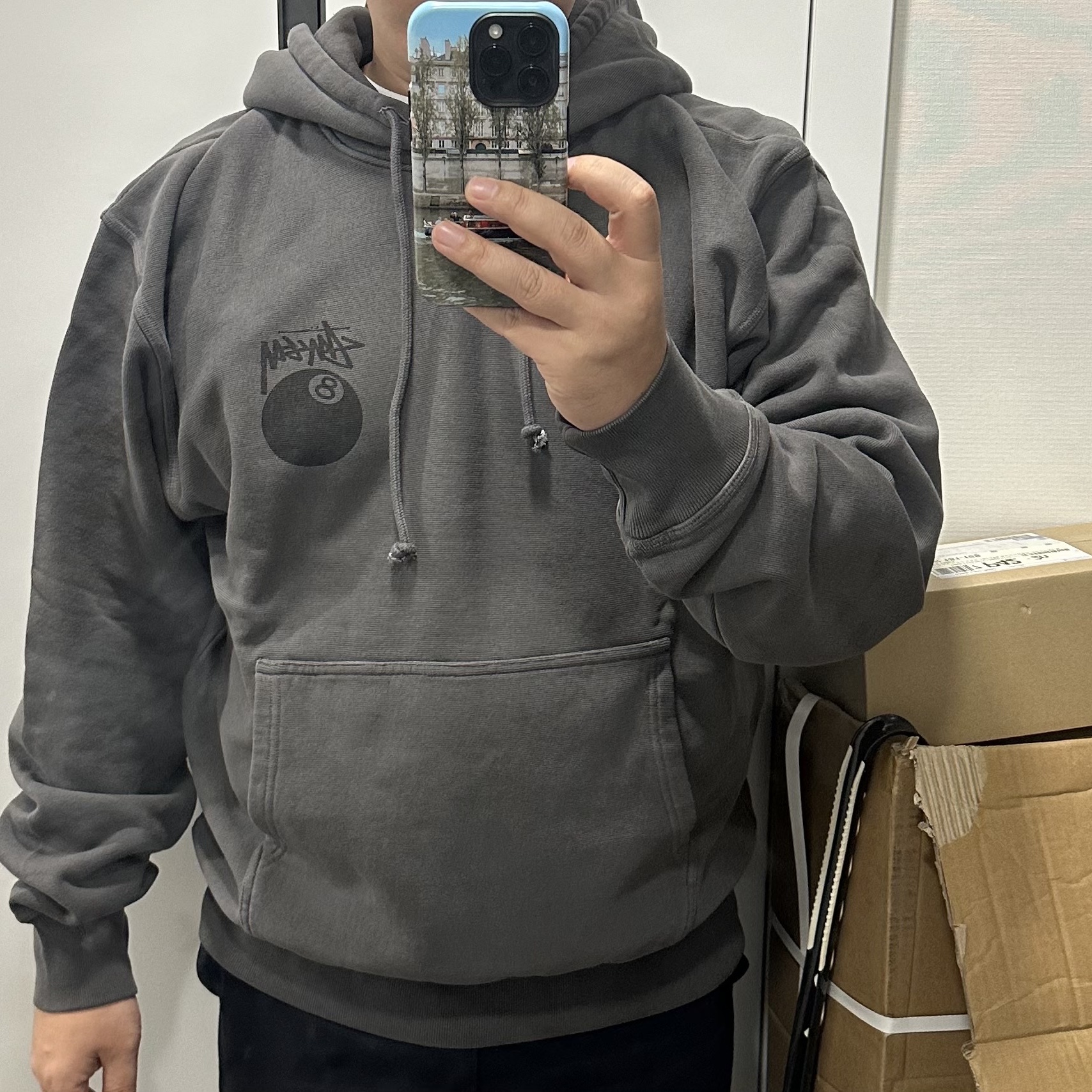 Stussy 8 Ball Hoodie Pigment Dyed Black 착용 스타일