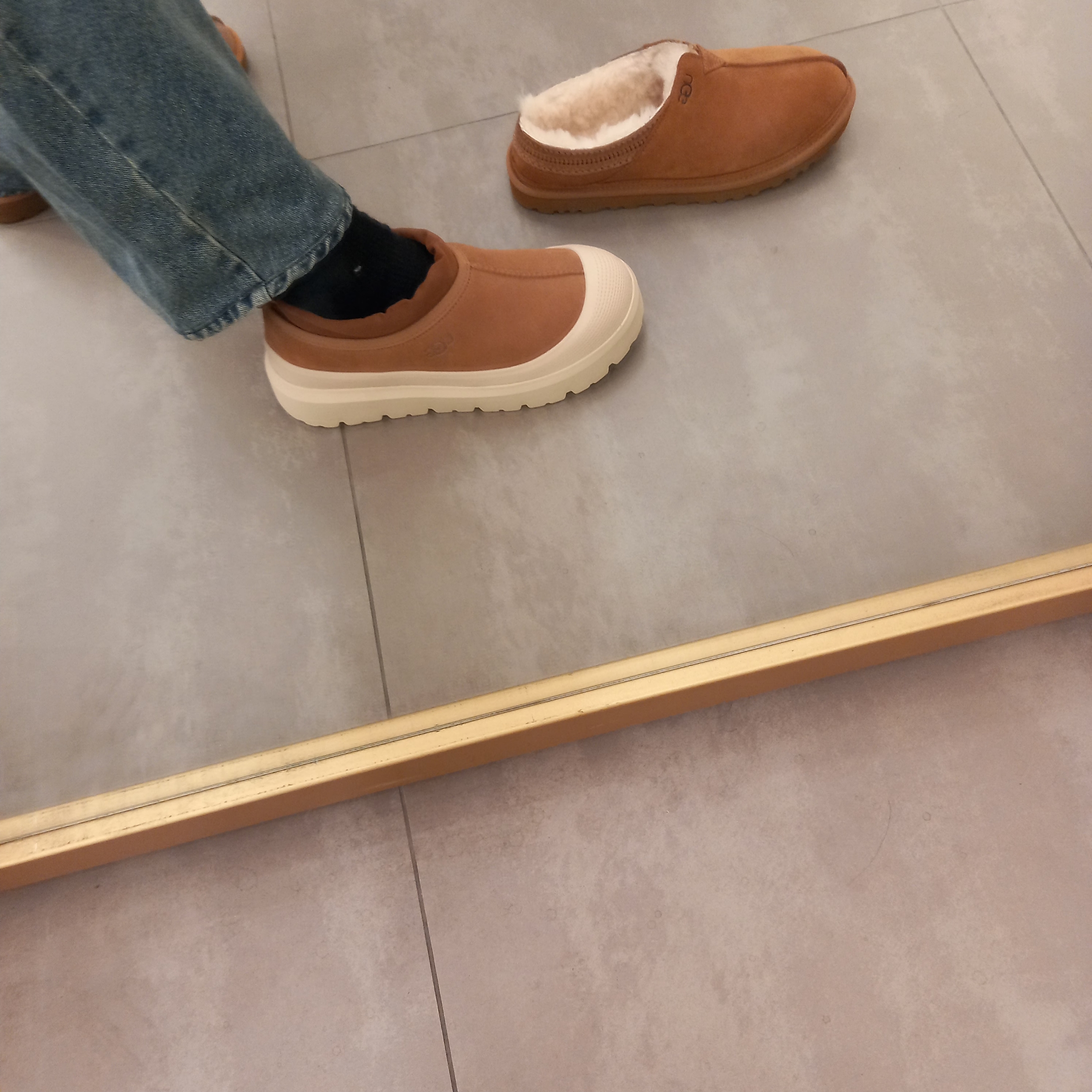 UGG Tasman Weather Hybrid Chestnut Whitecap, UGG Neuman Chestnut 착용 스타일 - 2