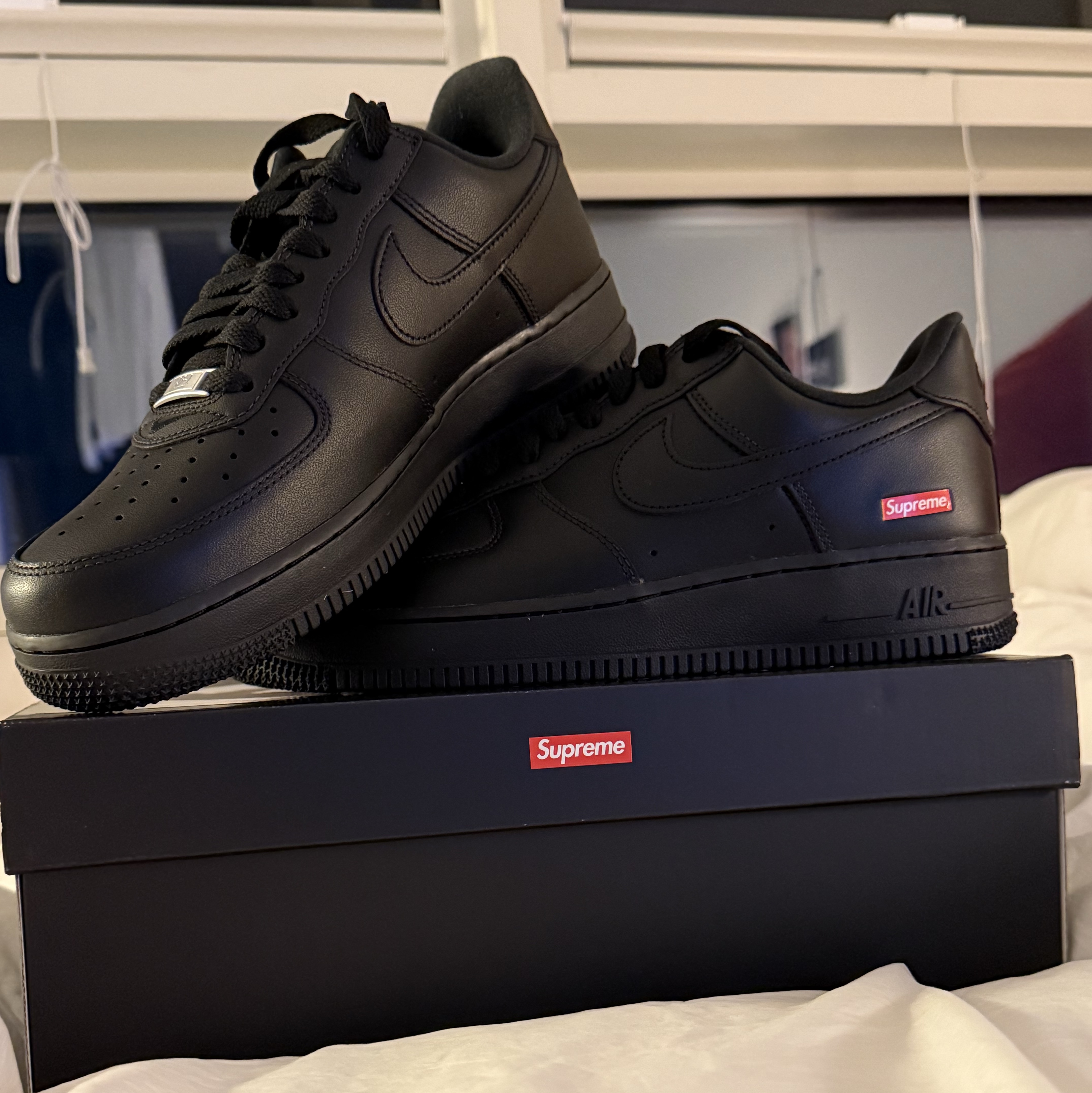 Nike x Supreme Air Force 1 Low Black 착용 스타일
