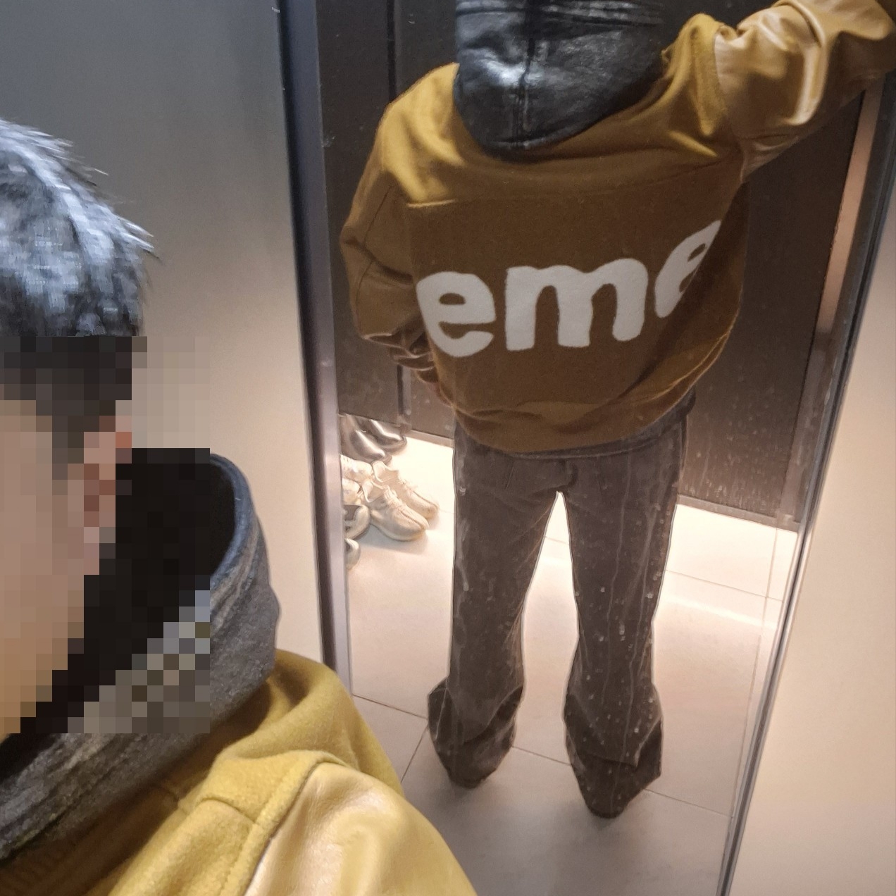 Supreme Big Logo Chenille Varsity Jacket Mustard - 24SS 착용 스타일 - 3