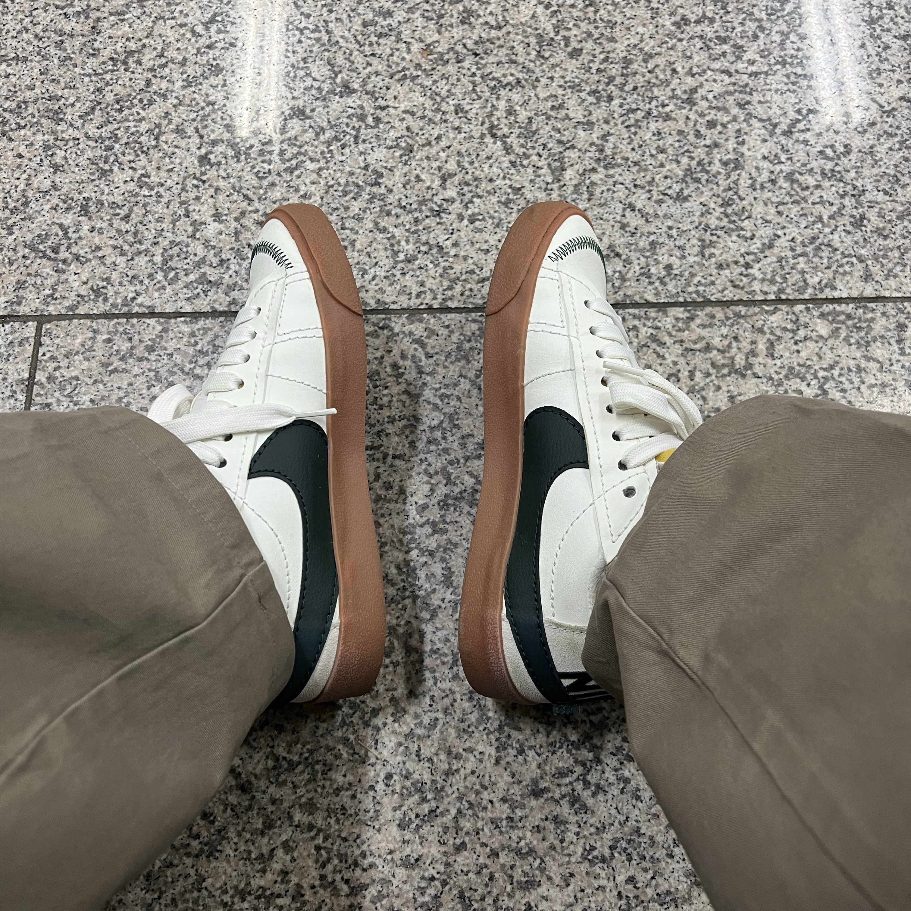 Nike Blazer Low '77 Jumbo Sail Pro Green 착용 스타일