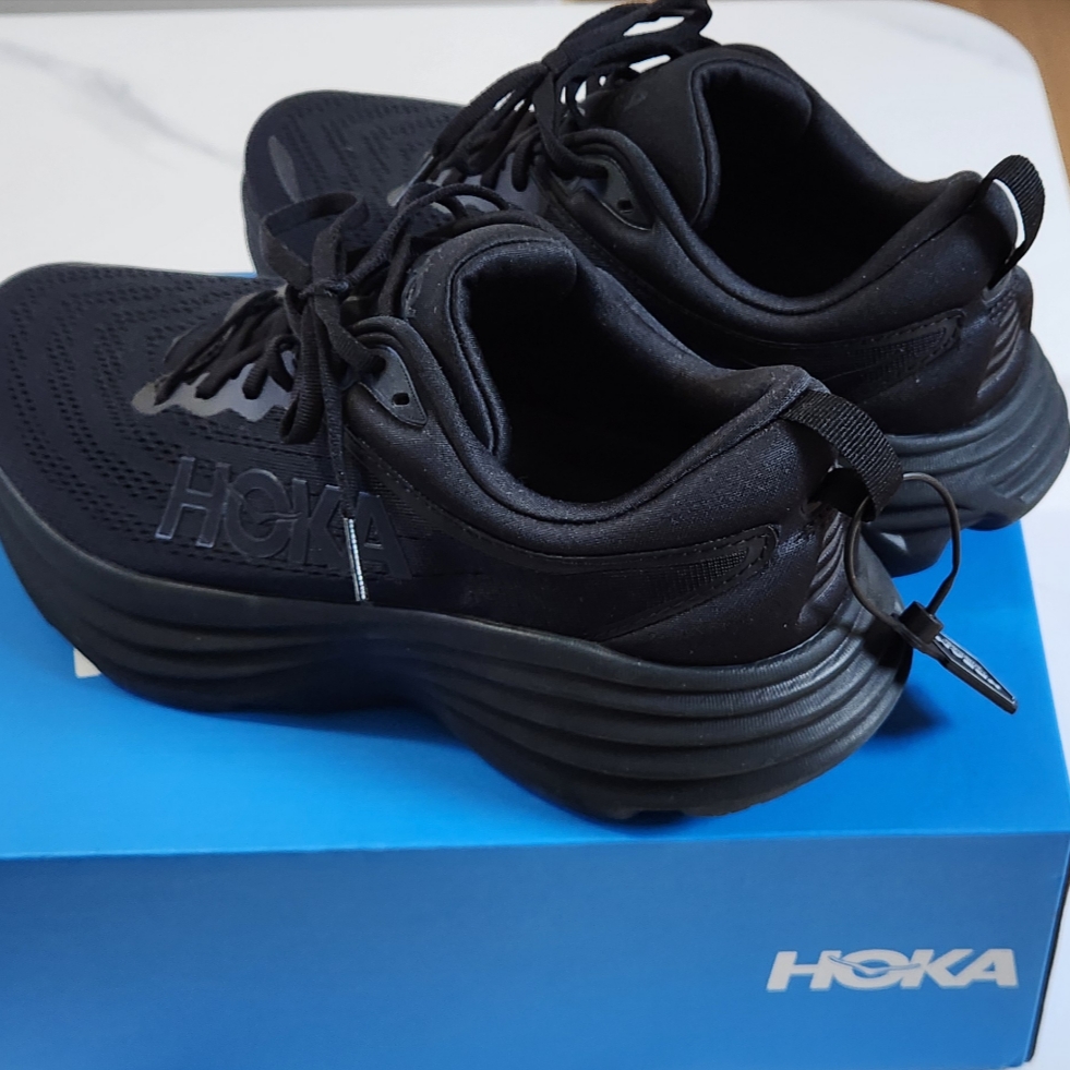 Hoka Bondi 8 Black - Wide 착용 스타일