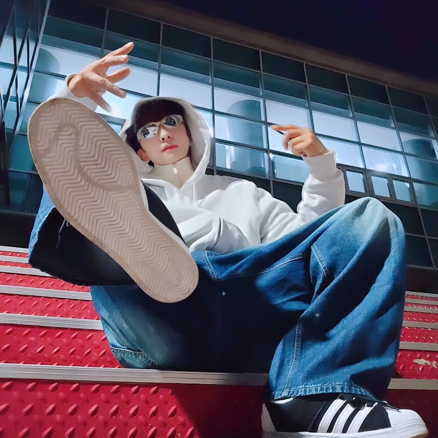 Stussy Stock DSM Ginza Zip Hoodie Ash Heather 2023, Adidas Superstar Supermodified Core Black Cloud White 착용 스타일 - 4