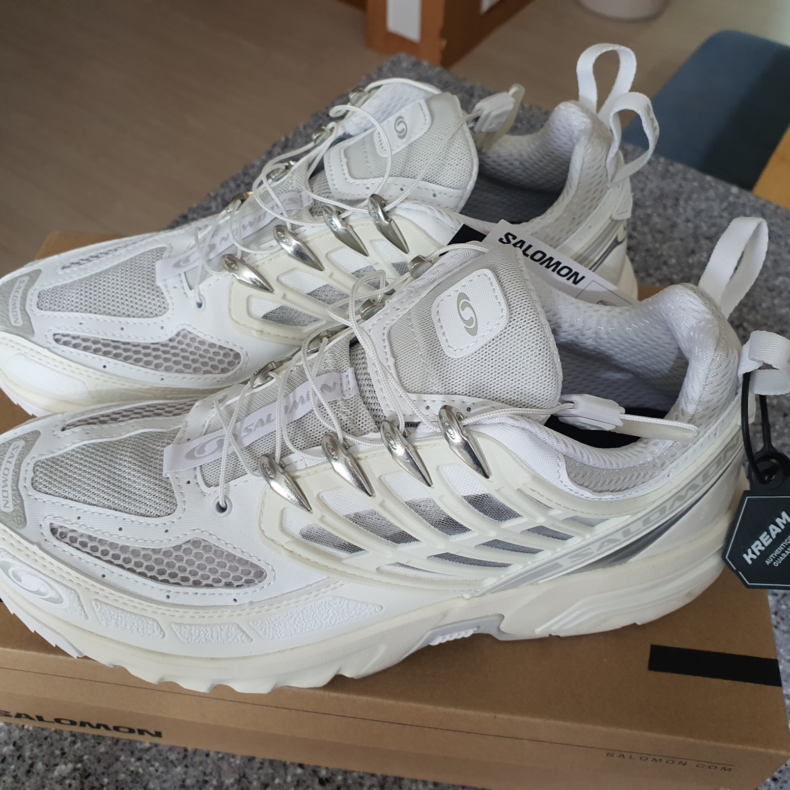Salomon ACS Pro White Vanilla Ice 착용 스타일