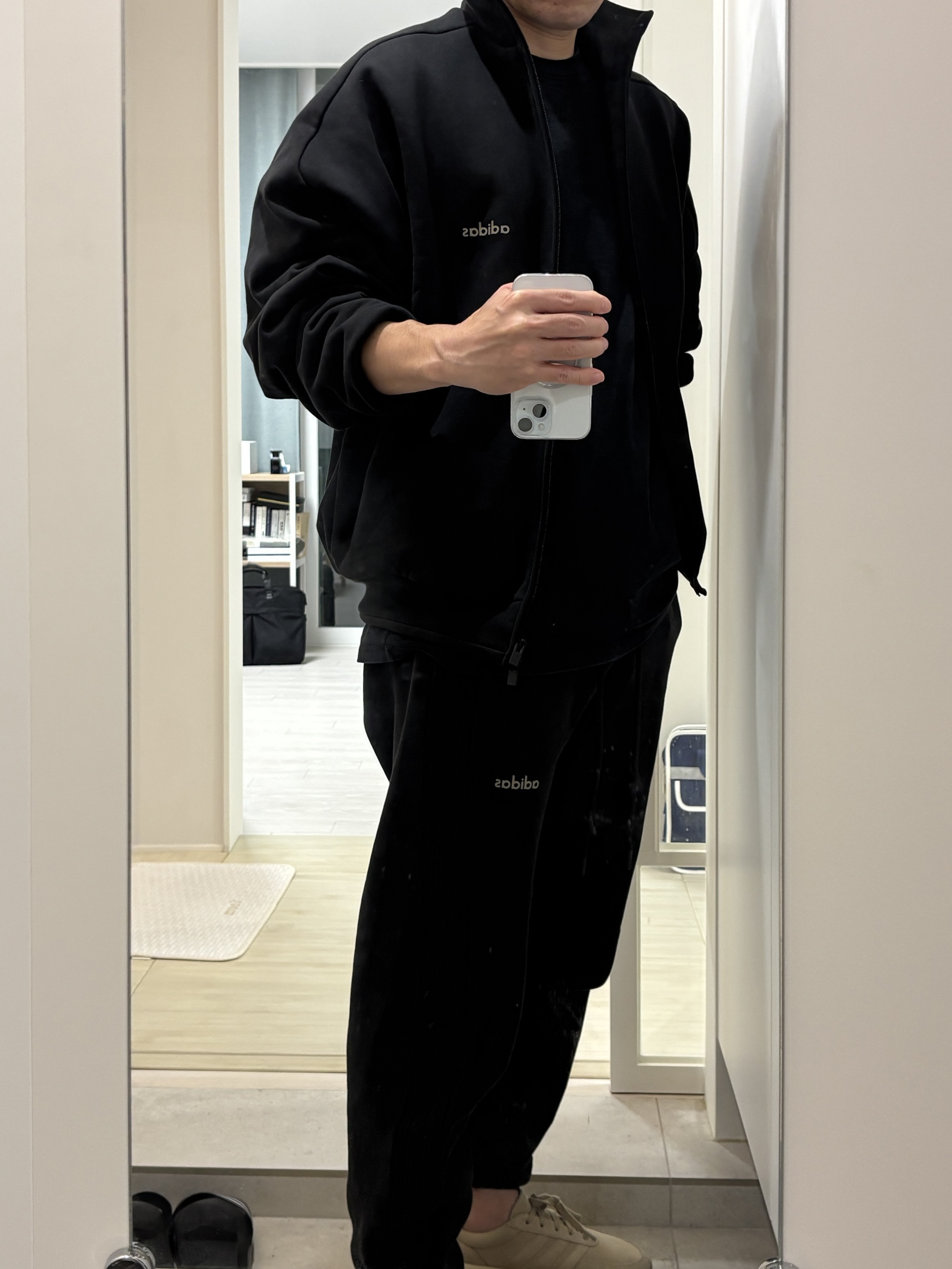 Adidas x Fear Of God Athletics Track Jacket Black - KR Sizing, Adidas x Fear of God Athletics Heavy Fleece Sweatpants Black - KR Sizing 착용 스타일 - 3