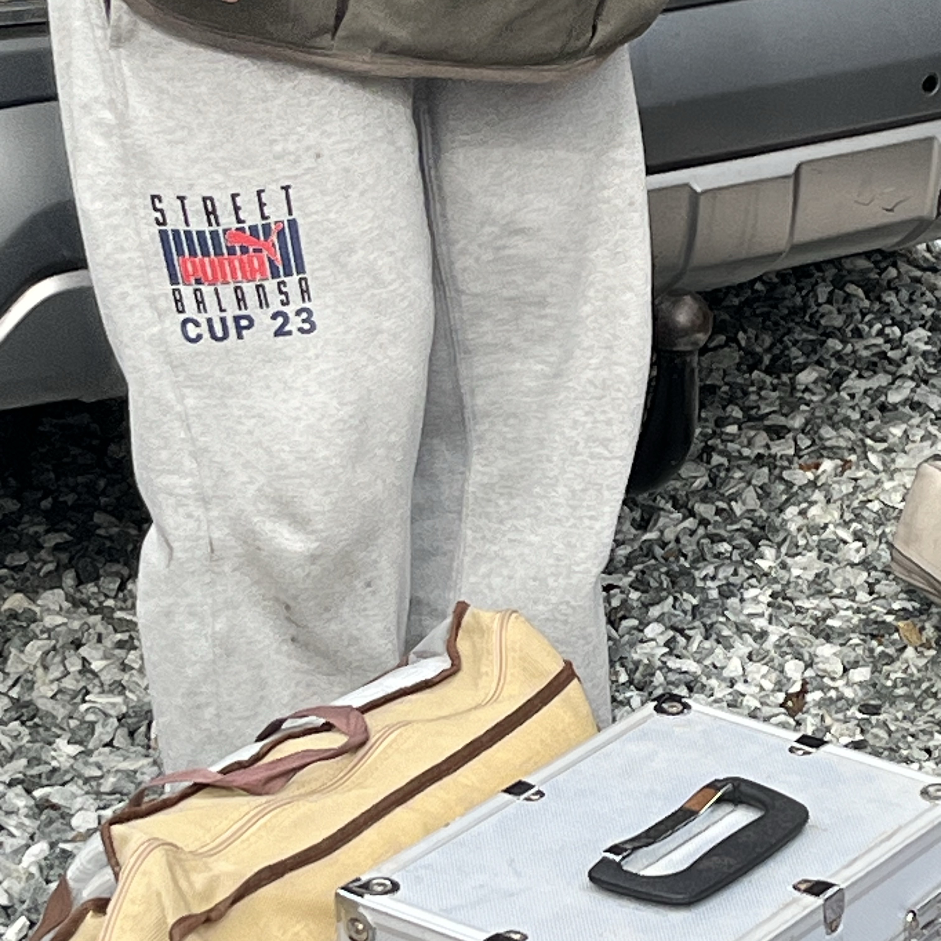 Puma x Balansa  Sweatpants Light Grey 착용 스타일