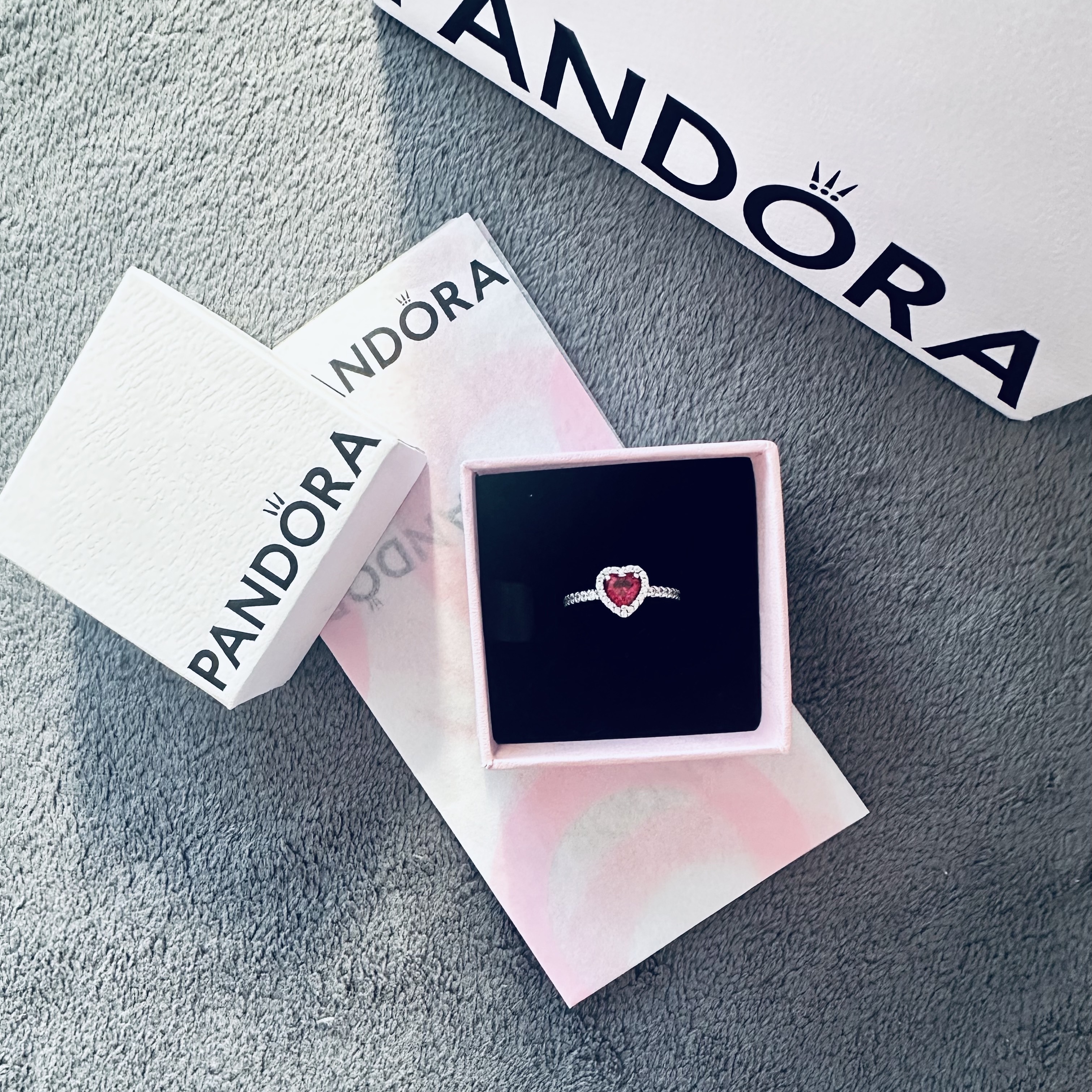 (W) Pandora Elevated Heart Ring Sterling Silver Red 착용 스타일