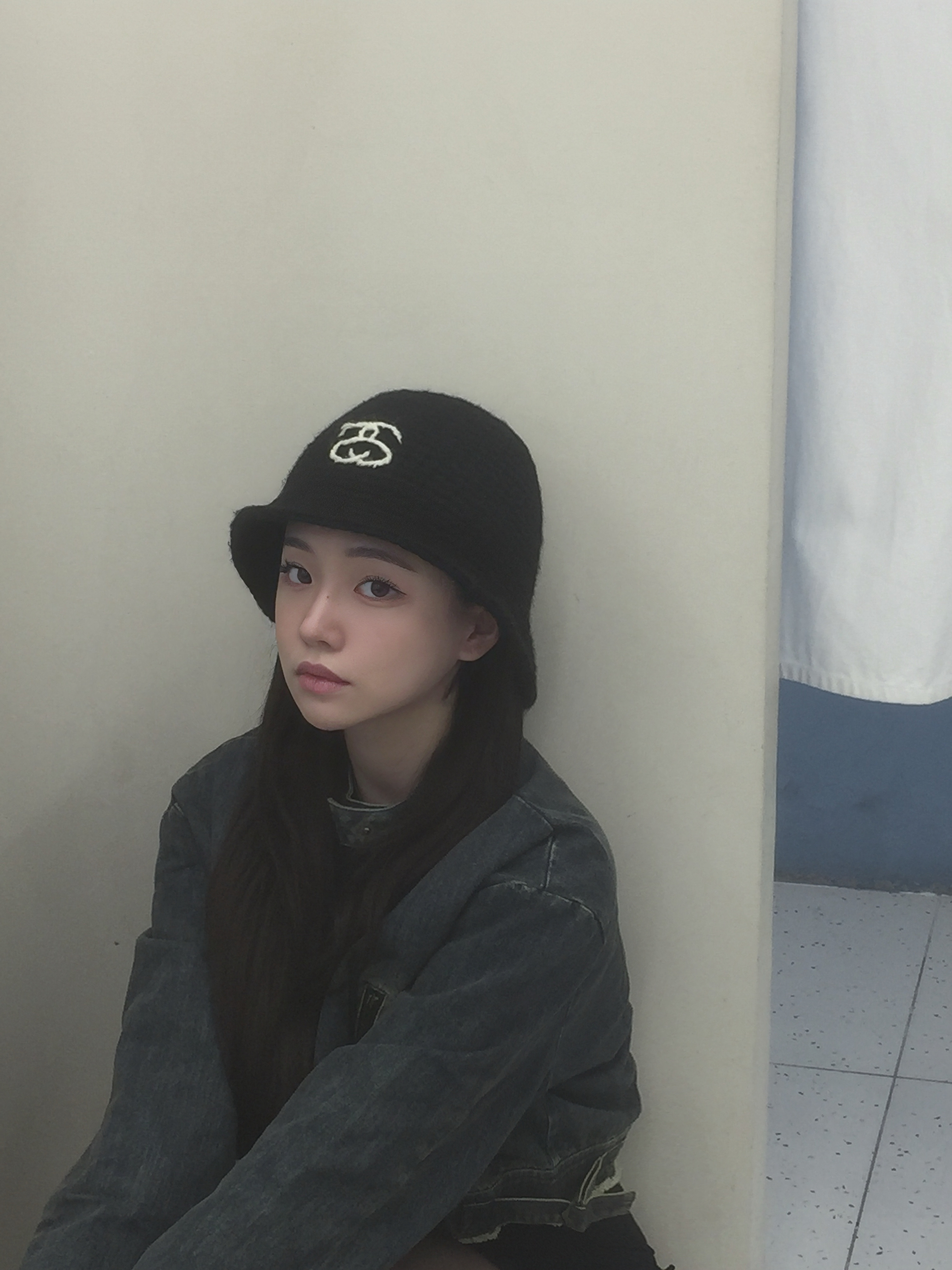 Stussy SS Link Knit Bucket Hat Black 착용 스타일 - 1