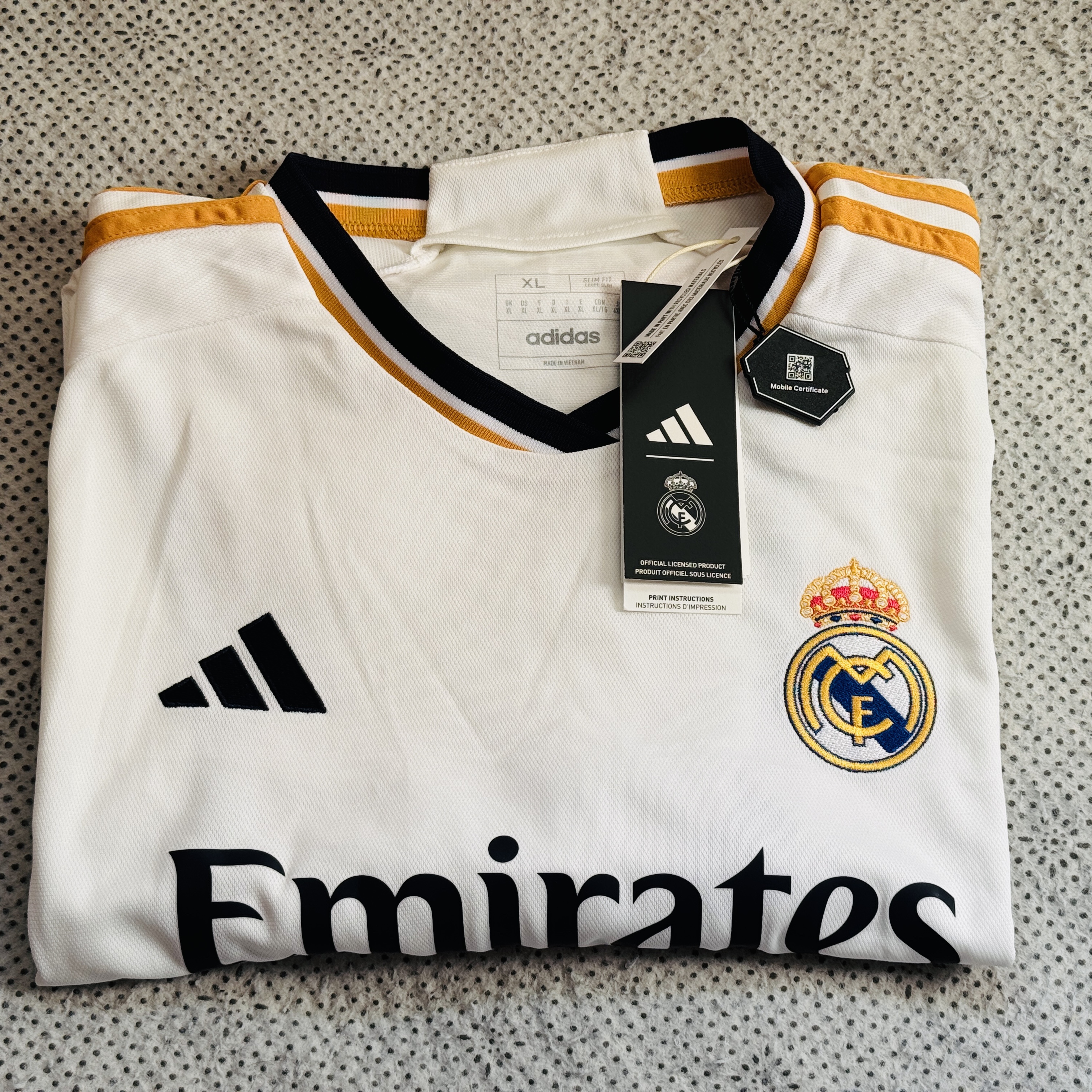 Adidas Real Madrid 2023/24 Home Jersey White - US Sizing (Non Marking Ver.) 착용 스타일 - 1